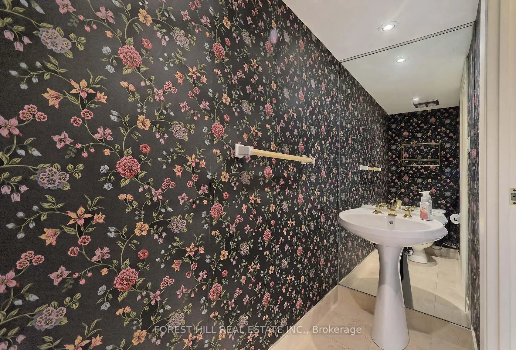 Photo 17 of Unit 901/902, 449 Walmer Road, Toronto, Forest Hill South — HOMEH