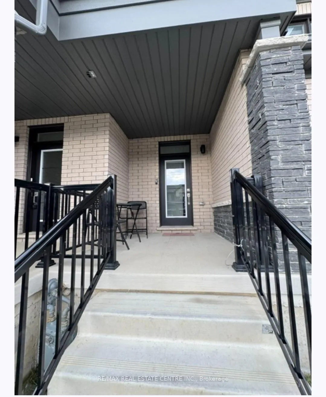 Photo 2 of 98 Granville Crescent, Haldimand — HOMEH