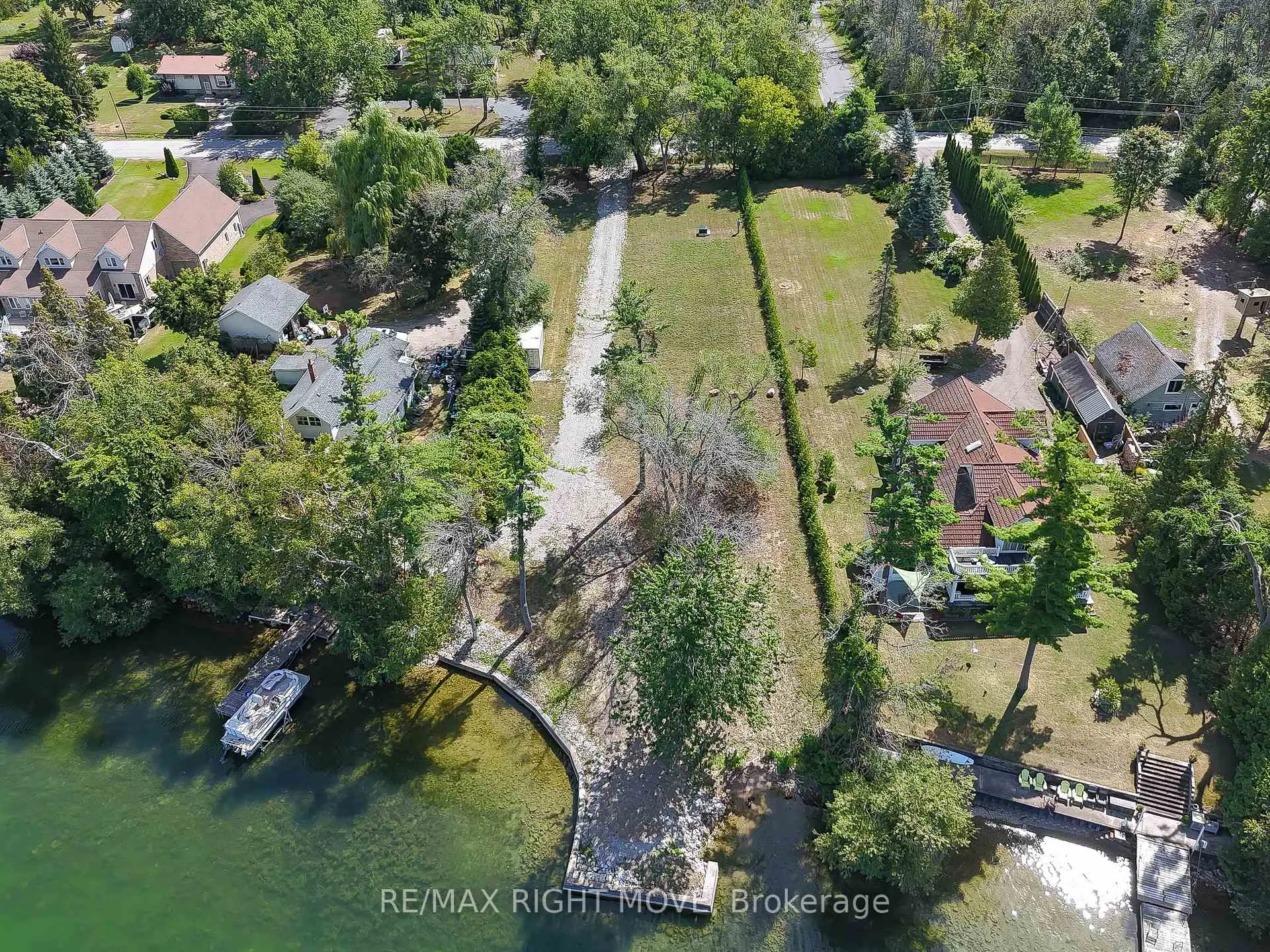 Photo 4 of 135 Creighton Street S, Ramara, Atherley — HOMEH
