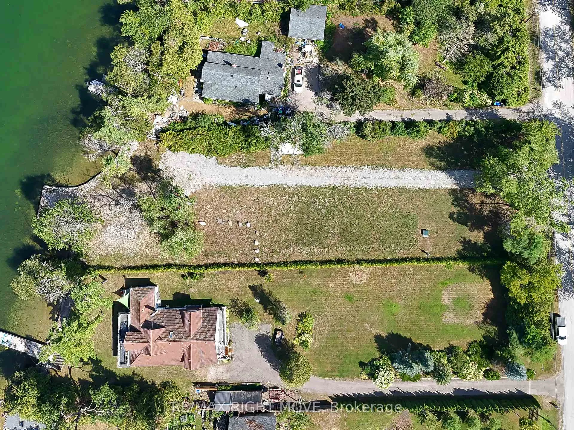 Photo 7 of 135 Creighton Street S, Ramara, Atherley — HOMEH