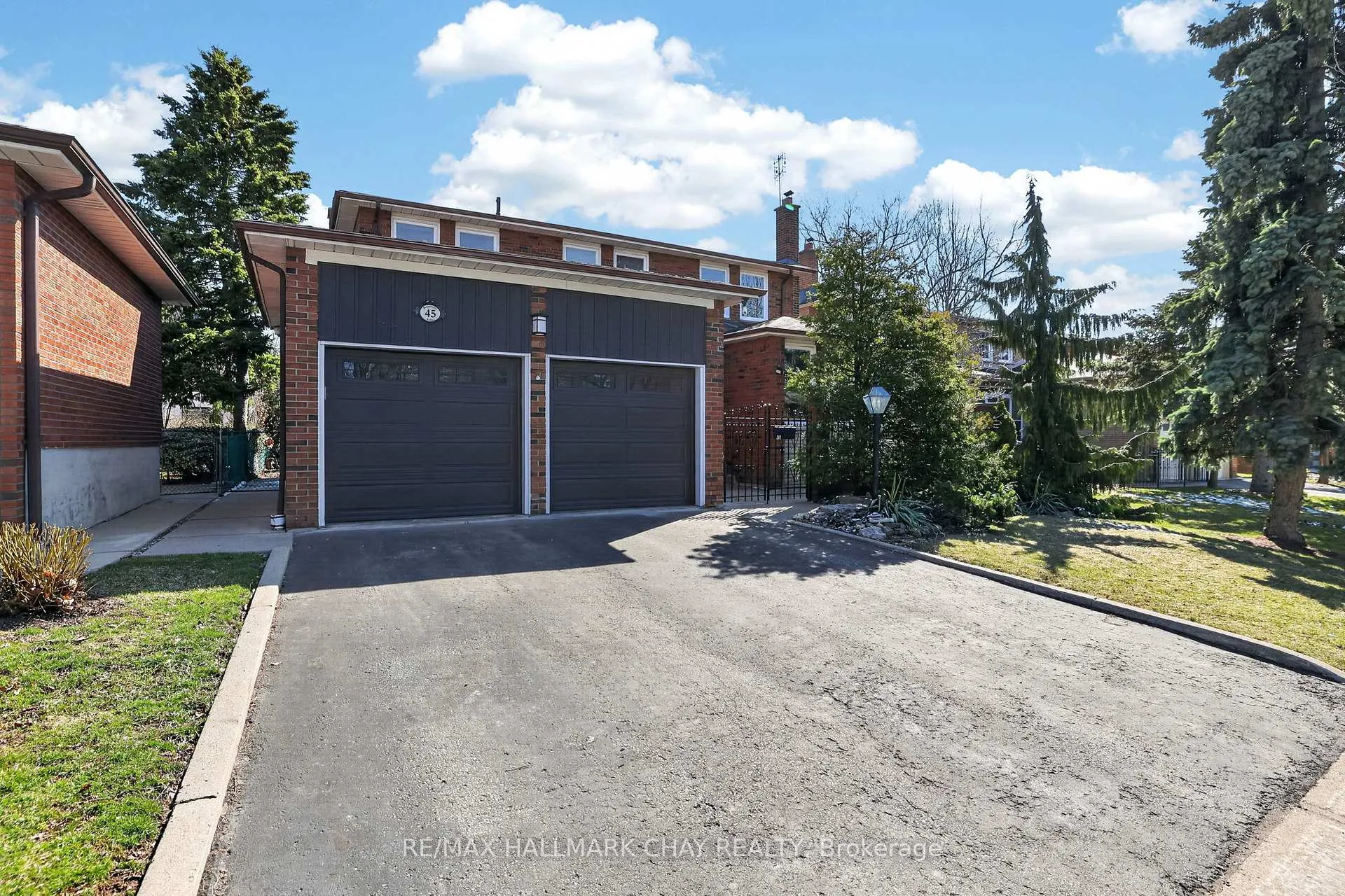 Front of 45 Beamsville Drive