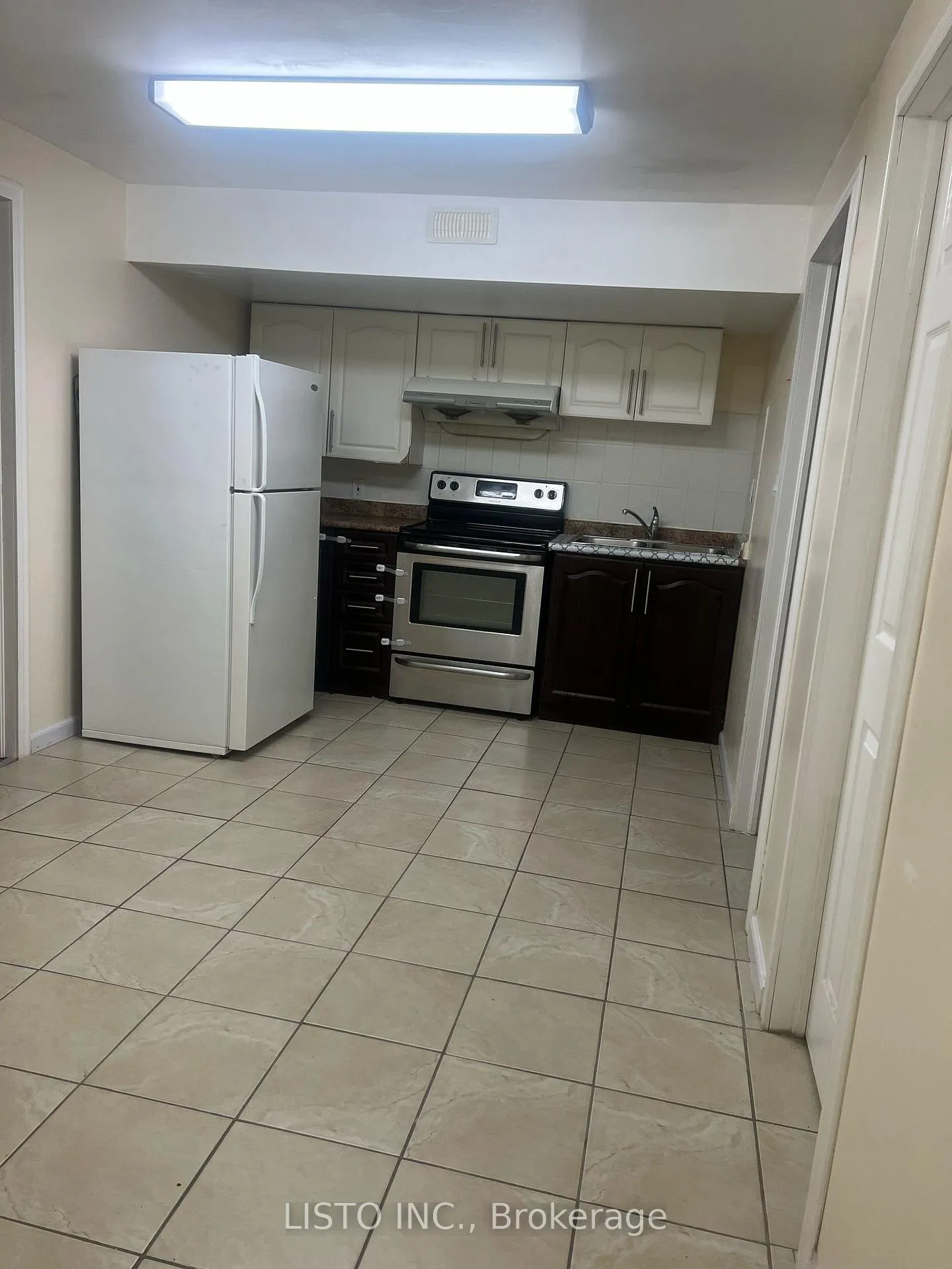 Photo 4 of 20 Wahba Way, Markham, Middlefield — HOMEH