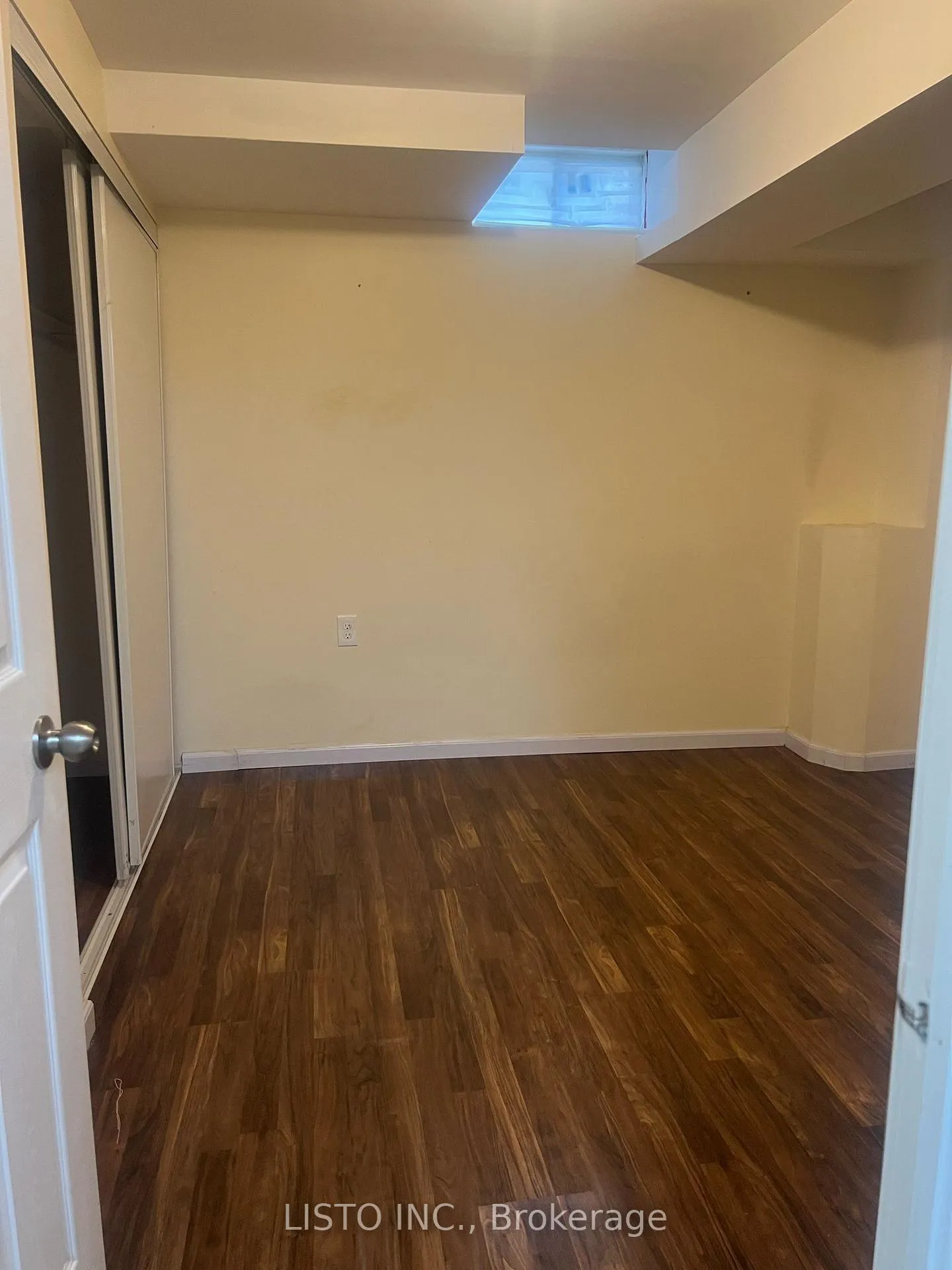 Photo 5 of 20 Wahba Way, Markham, Middlefield — HOMEH