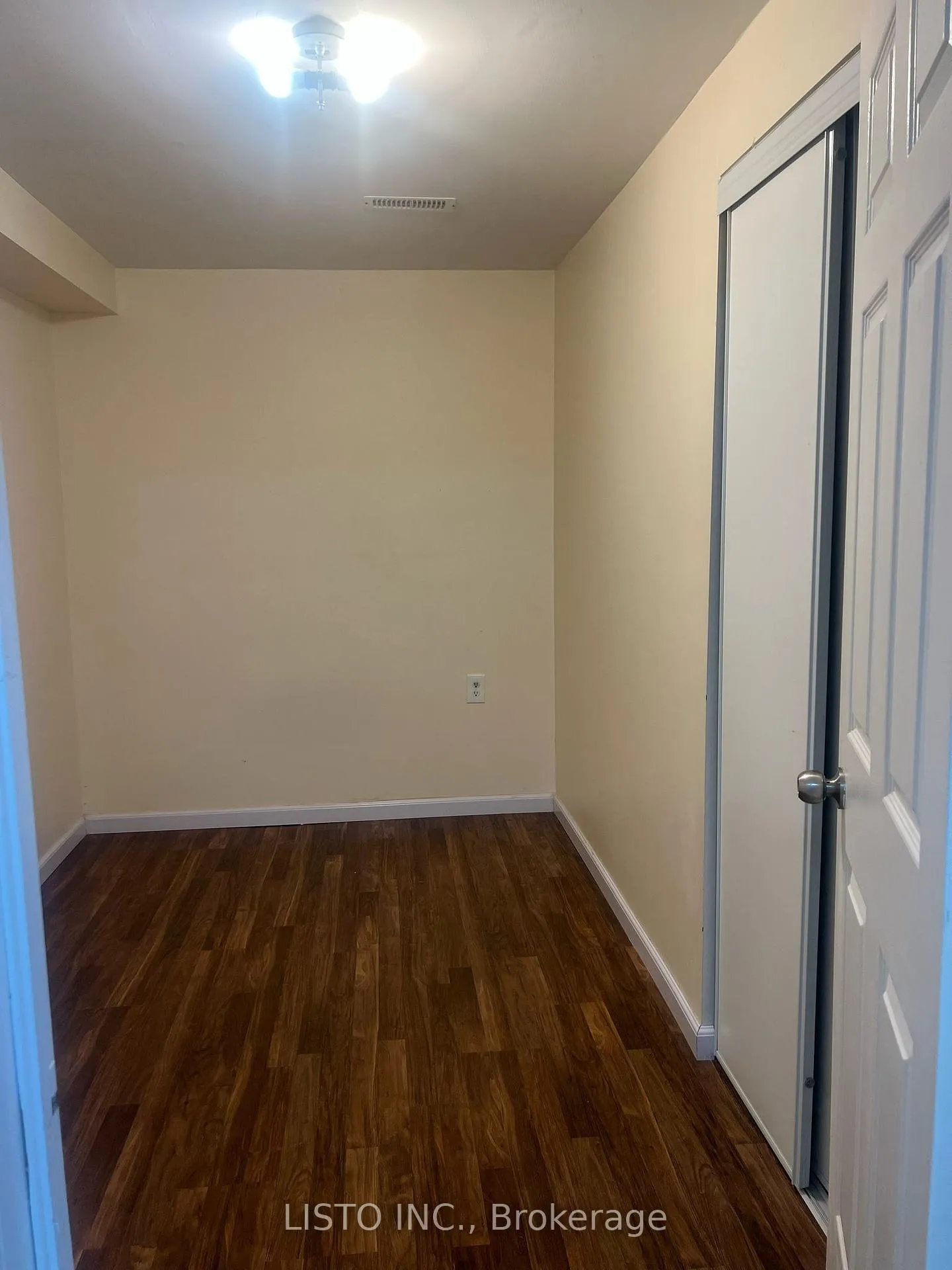 Photo 6 of 20 Wahba Way, Markham, Middlefield — HOMEH