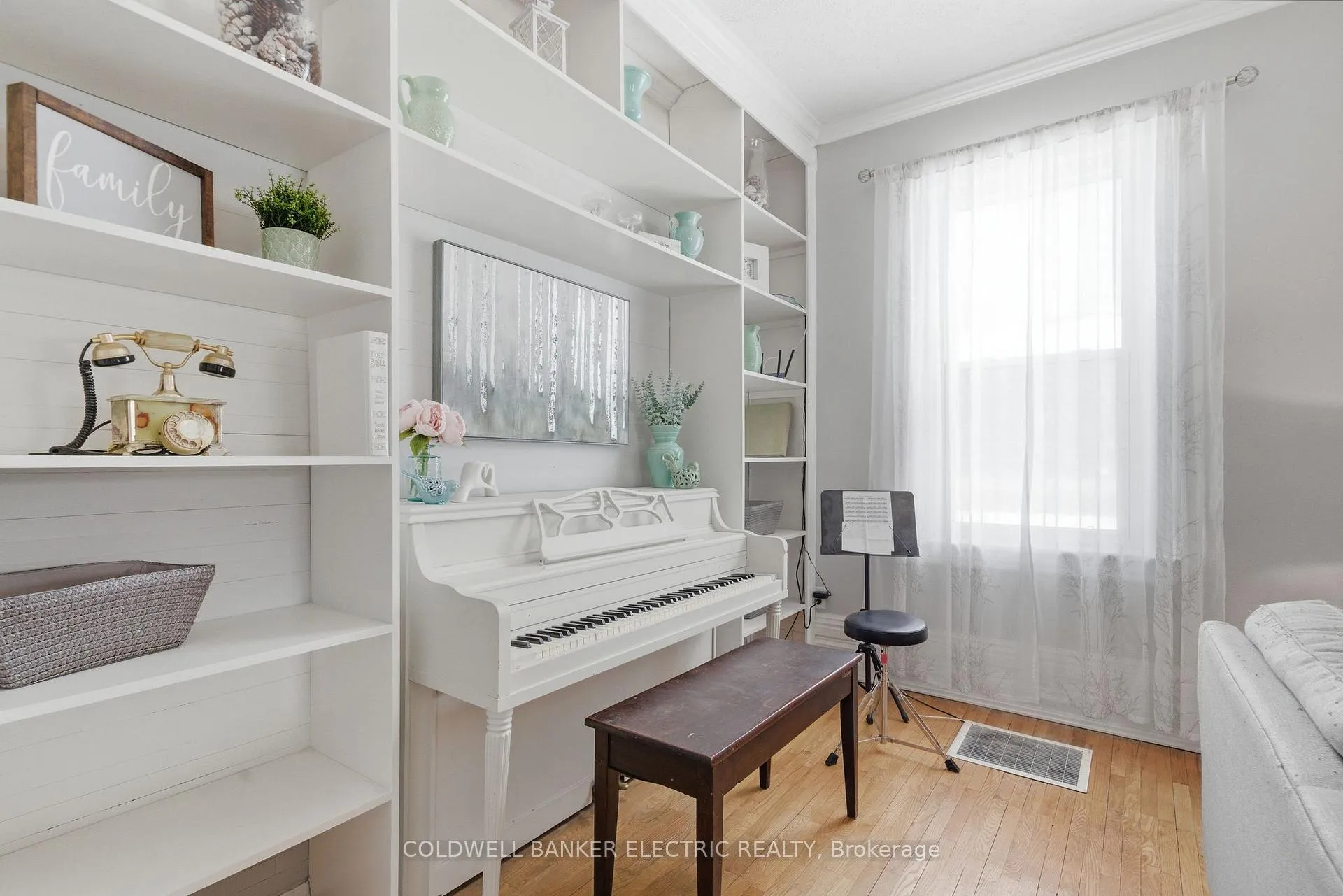 Photo 13 of 36 Ermatinger Street, Selwyn — HOMEH