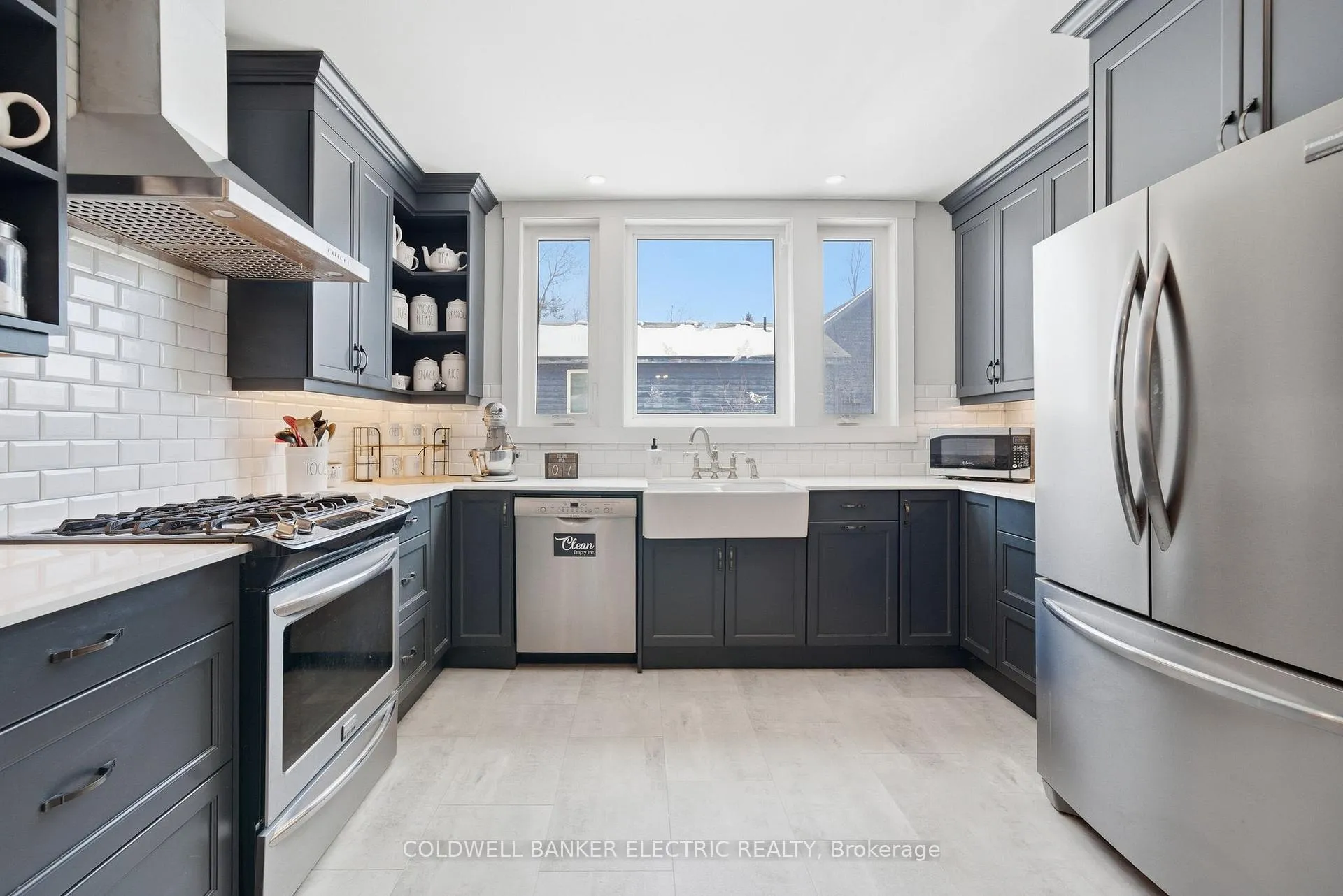 Photo 17 of 36 Ermatinger Street, Selwyn — HOMEH