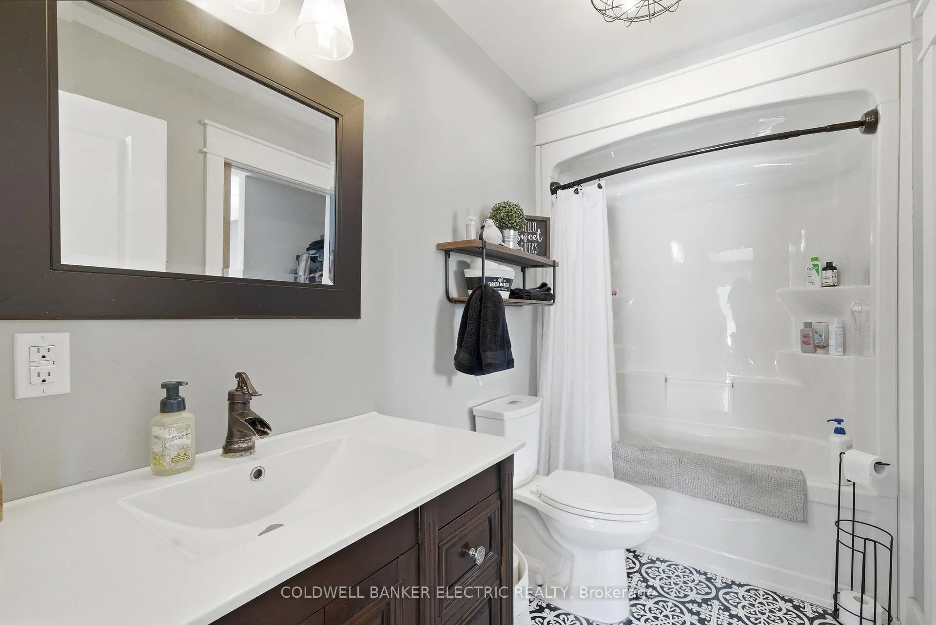 Photo 33 of 36 Ermatinger Street, Selwyn — HOMEH