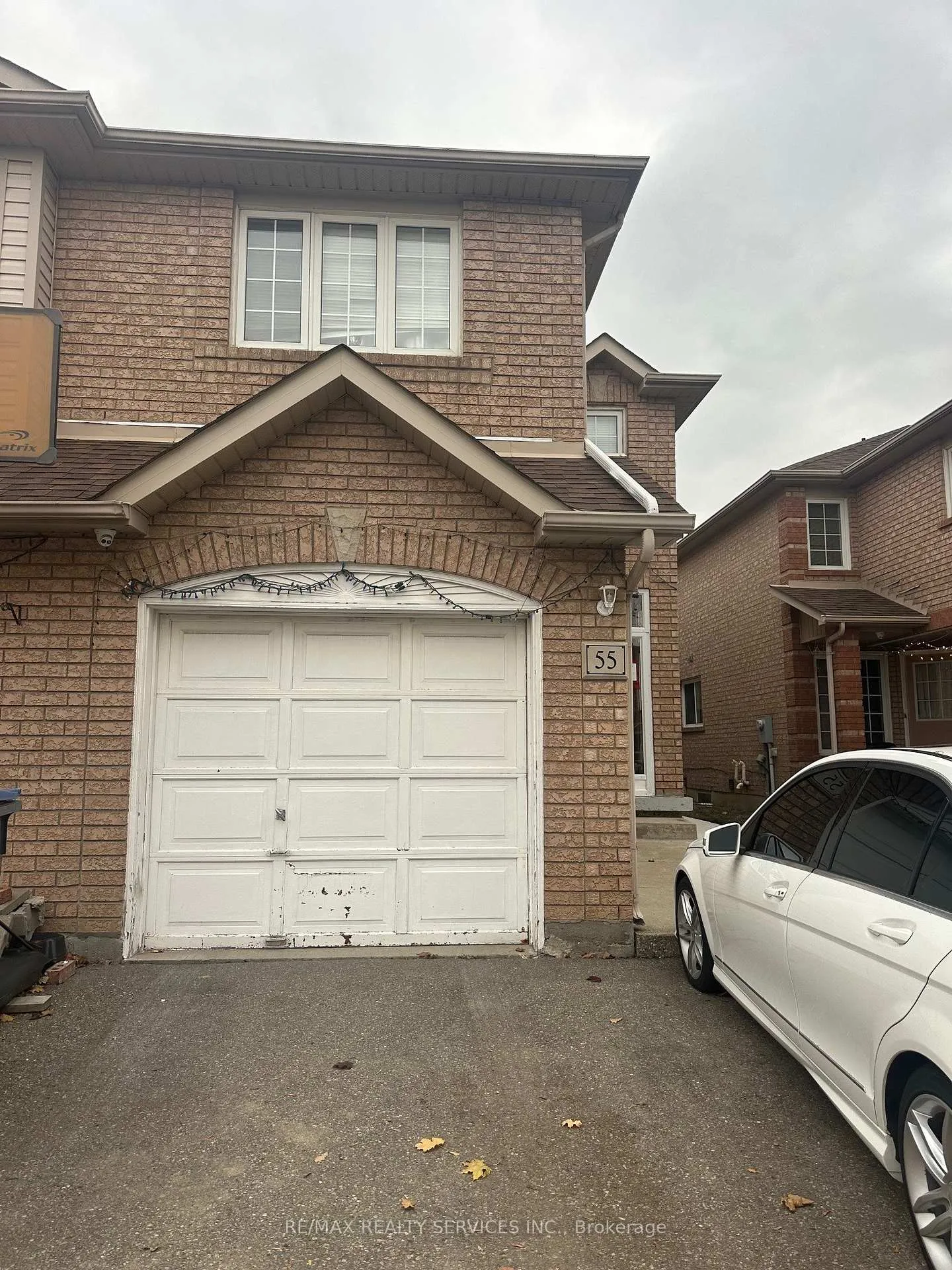 Photo 5 of 55 Lauraglen Crescent, Brampton, Fletcher's Creek South — HOMEH