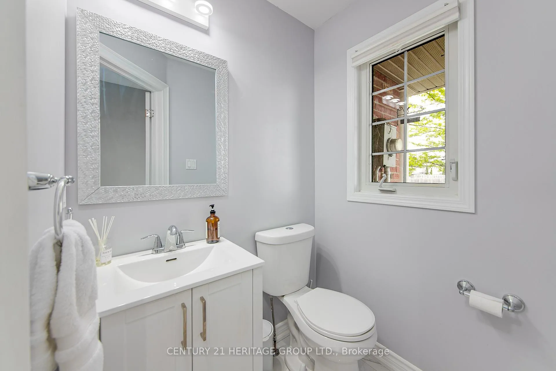 Photo 4 of 70 Falkner Road, New Tecumseth, Alliston — HOMEH