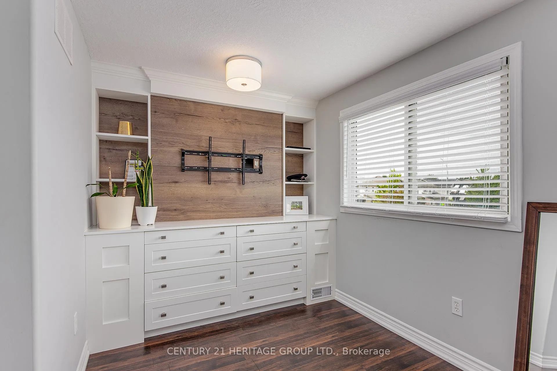 Photo 13 of 70 Falkner Road, New Tecumseth, Alliston — HOMEH