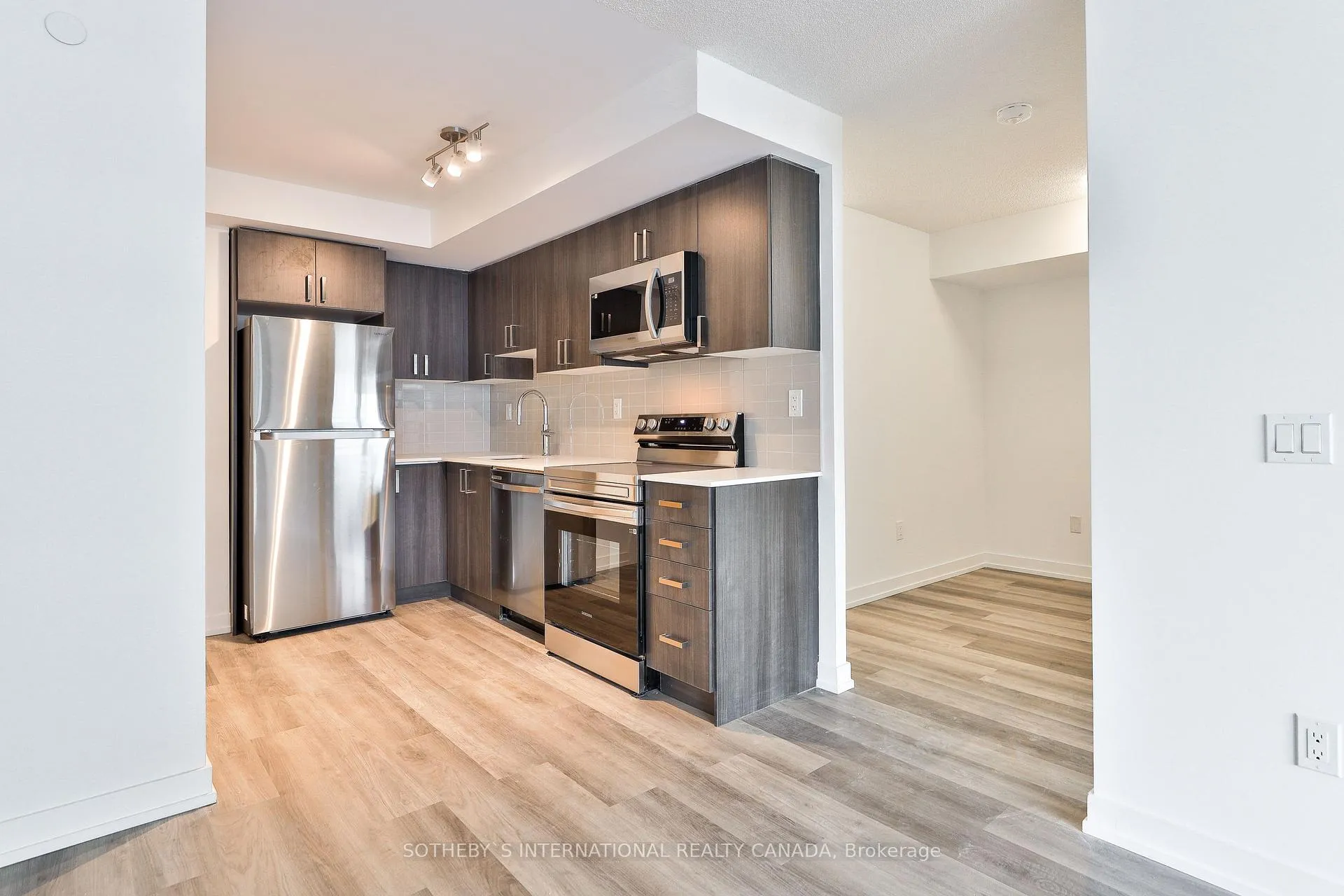 Photo 4 of Unit 2305, 1435 Celebration Drive, Pickering, Bay Ridges — HOMEH
