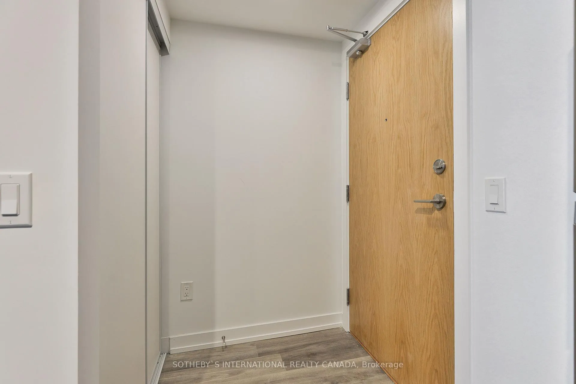 Photo 5 of Unit 2305, 1435 Celebration Drive, Pickering, Bay Ridges — HOMEH