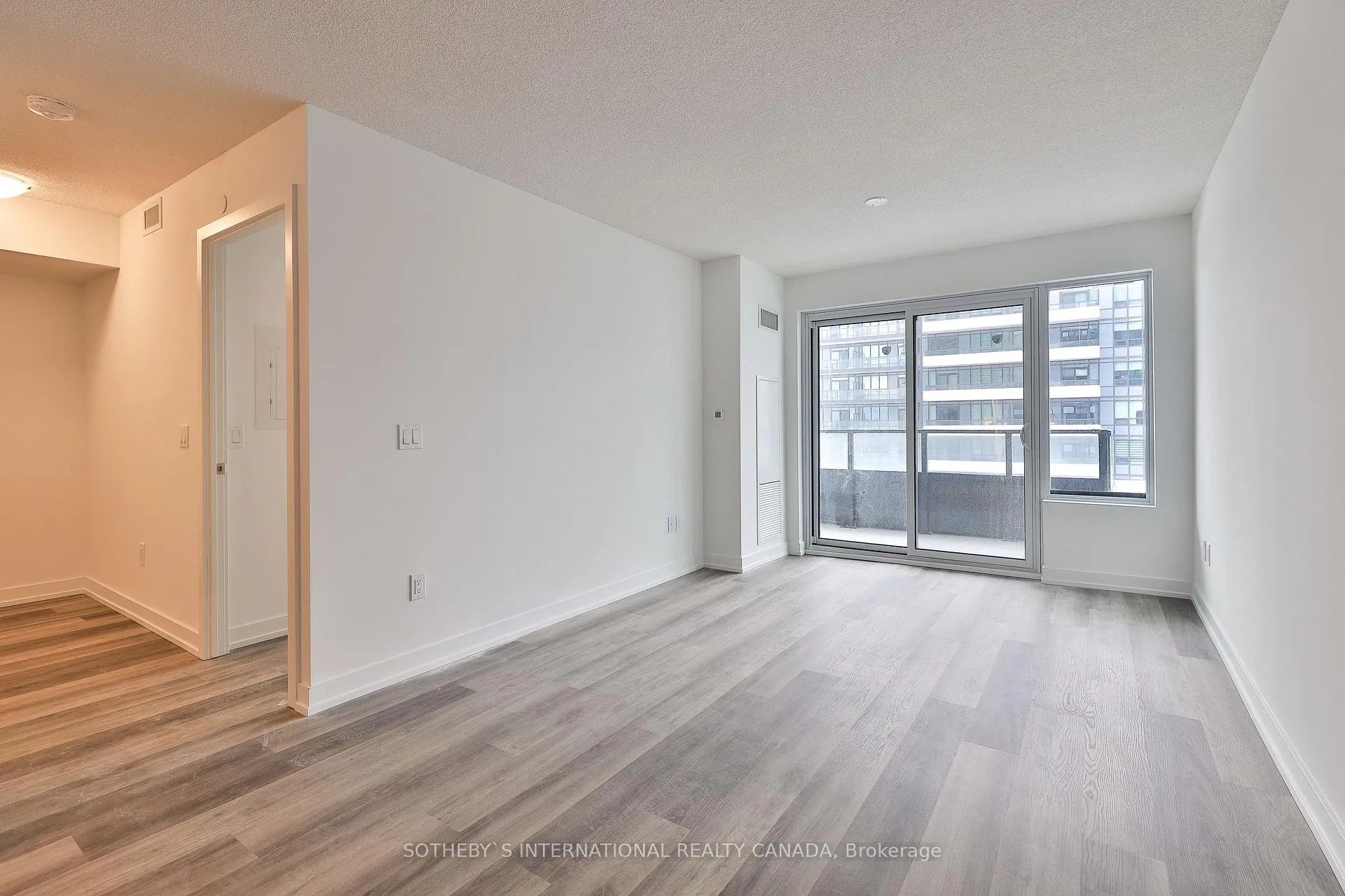 Photo 7 of Unit 2305, 1435 Celebration Drive, Pickering, Bay Ridges — HOMEH