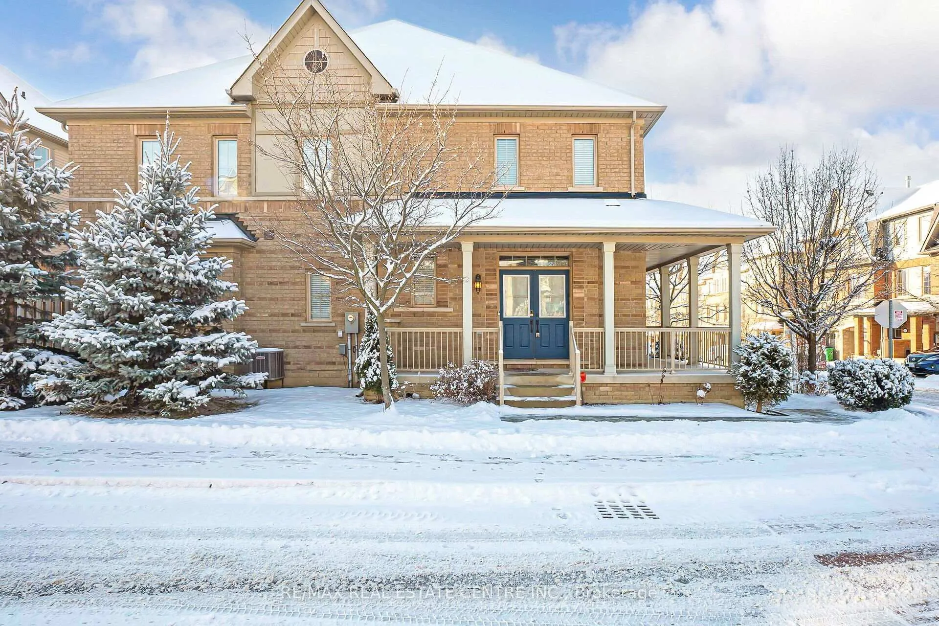 Front of 27 Cedar Lake Crescent