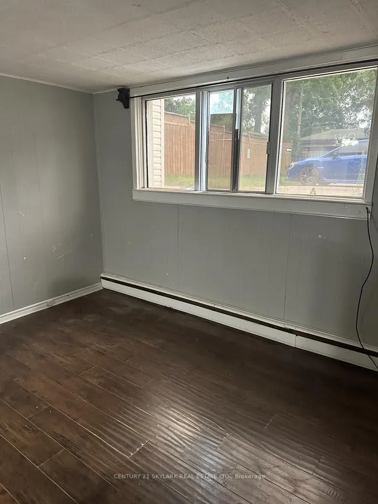 Photo 2 of Unit B, 75 Highland Road, Kitchener — HOMEH