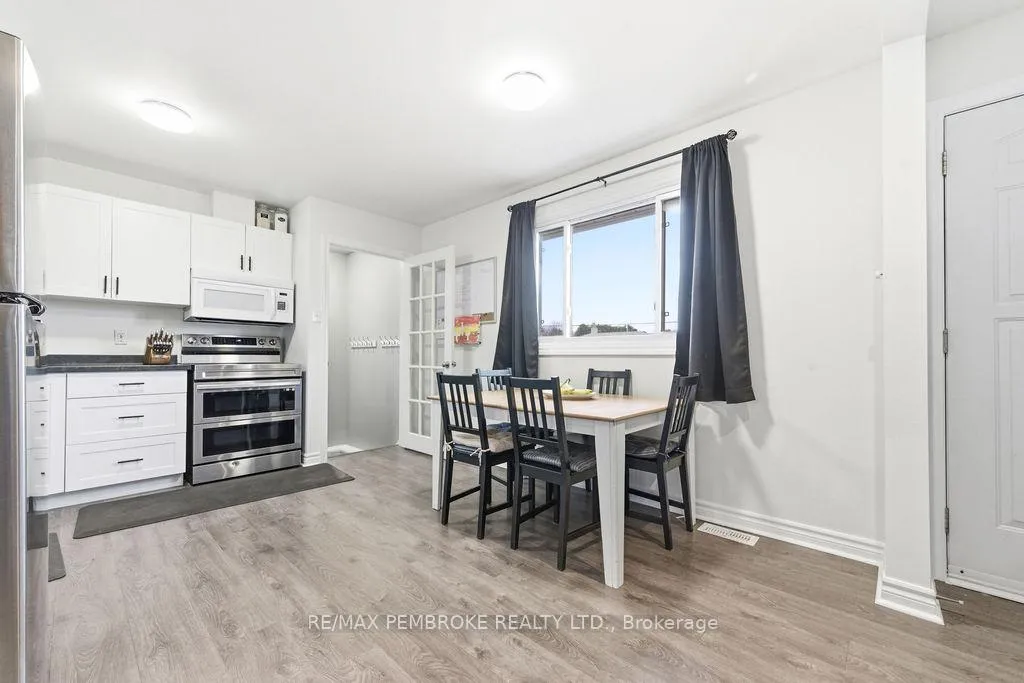 Photo 4 of 28 John Street, Petawawa — HOMEH