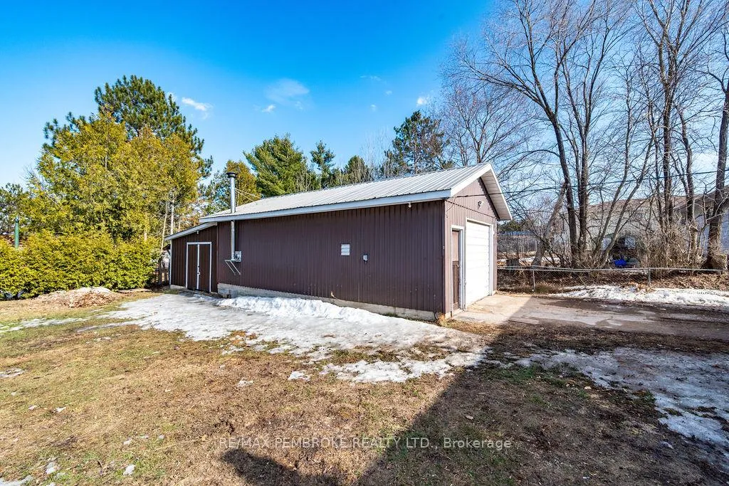 Photo 34 of 28 John Street, Petawawa — HOMEH
