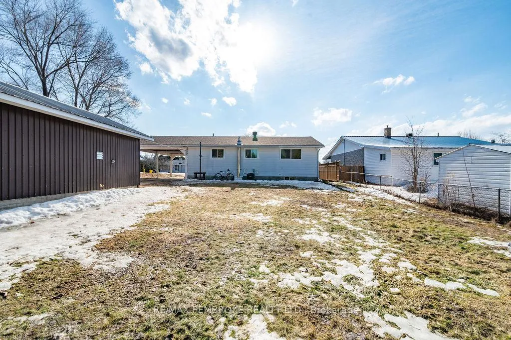 Photo 35 of 28 John Street, Petawawa — HOMEH