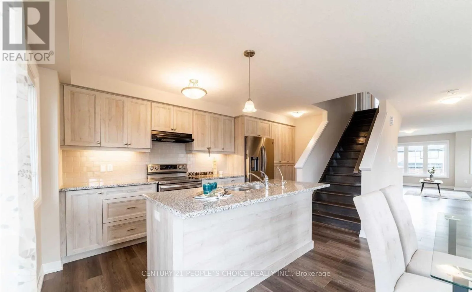 Photo 3 of 122 Monarch Woods Drive, Kitchener — HOMEH