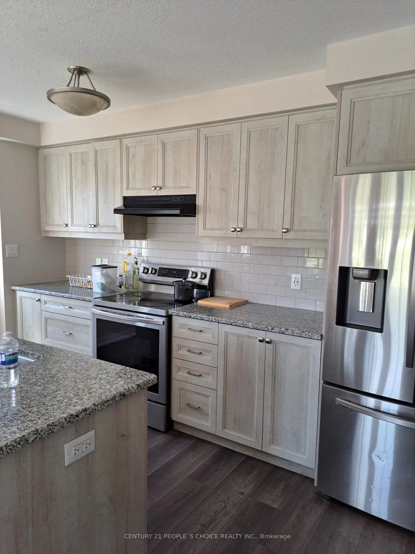 Photo 4 of 122 Monarch Woods Drive, Kitchener — HOMEH
