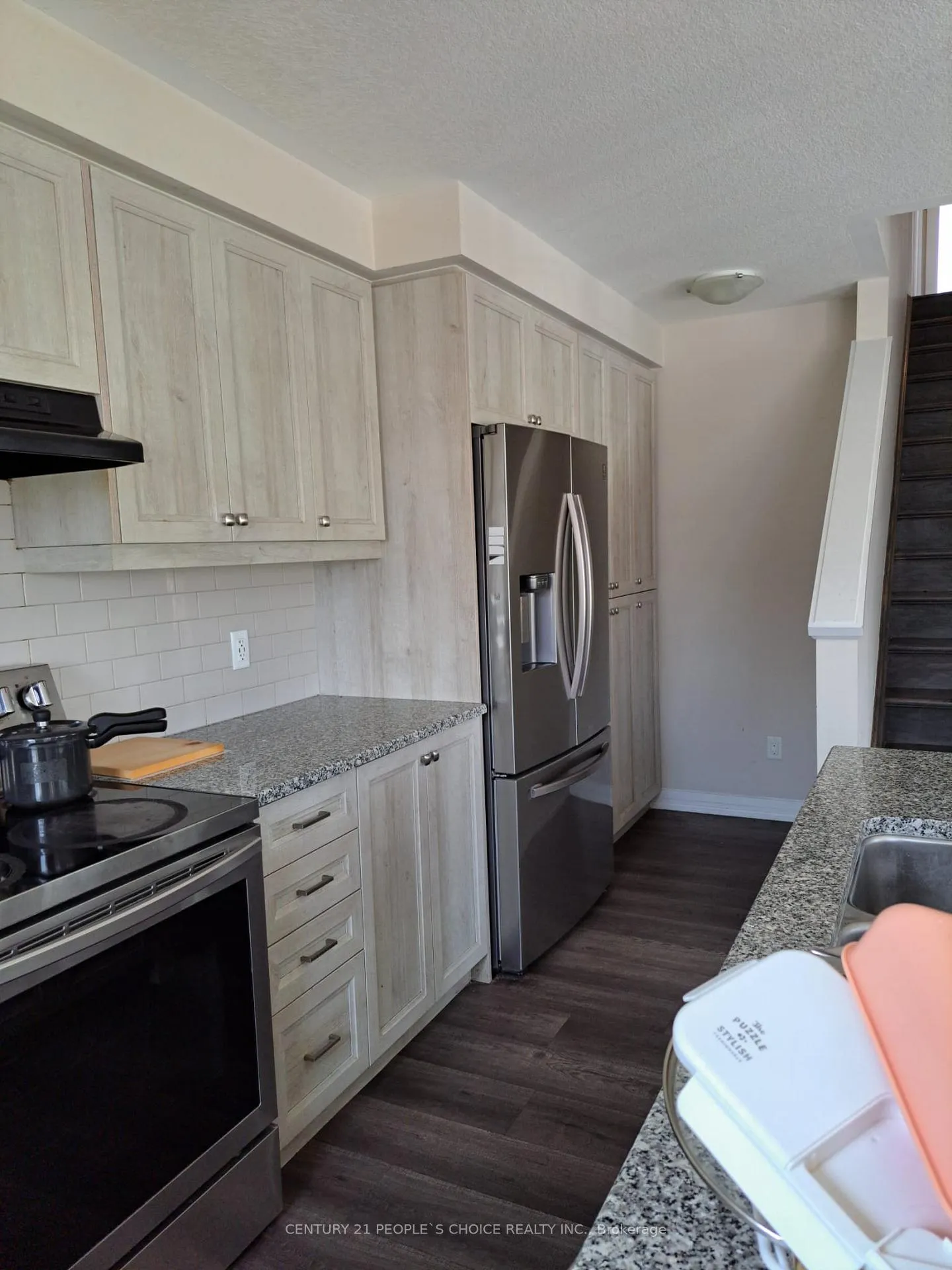 Photo 5 of 122 Monarch Woods Drive, Kitchener — HOMEH