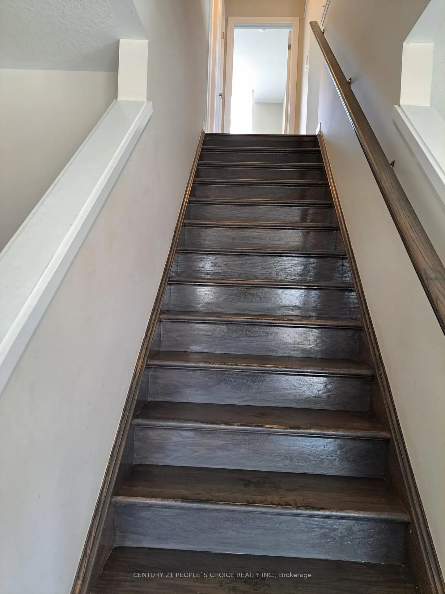 Photo 12 of 122 Monarch Woods Drive, Kitchener — HOMEH