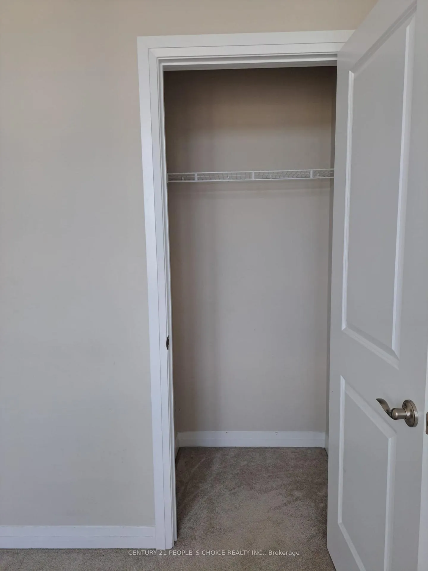 Photo 18 of 122 Monarch Woods Drive, Kitchener — HOMEH
