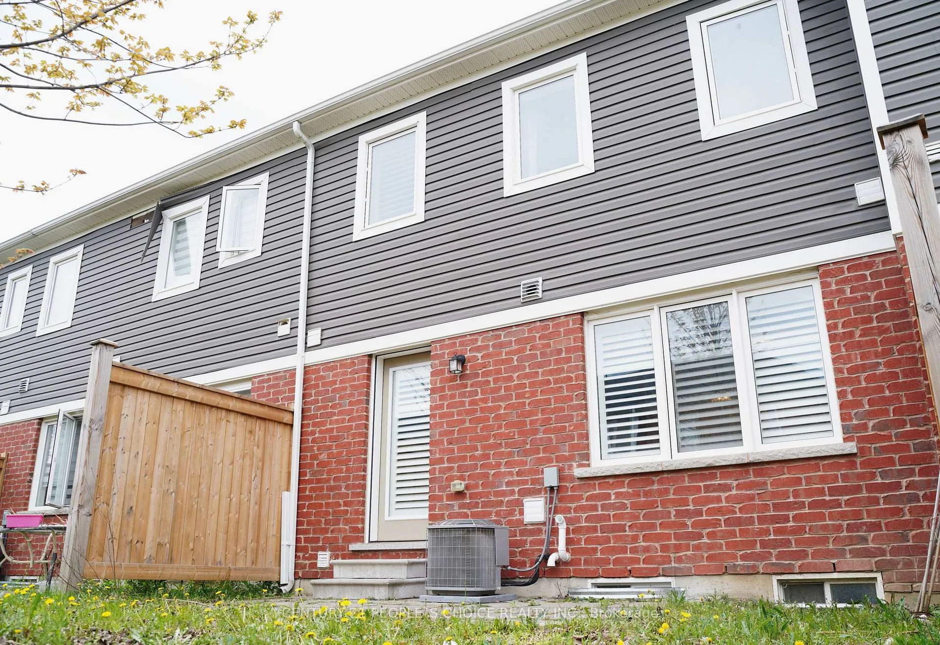 Photo 2 of 264 Waterbrook Lane, Kitchener, Doon South — HOMEH