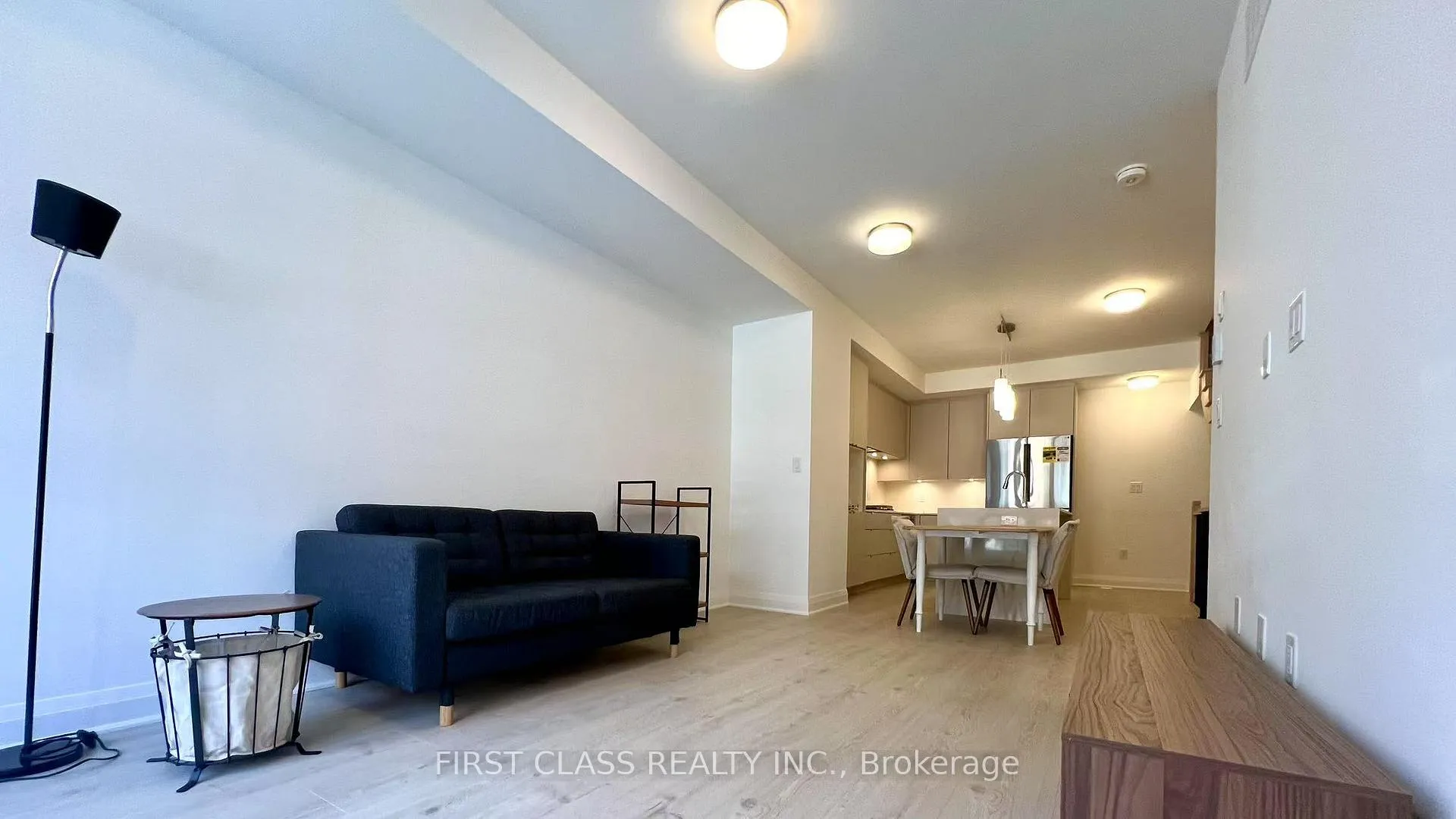 Photo 4 of 118 Alton Crescent, Vaughan, Uplands — HOMEH