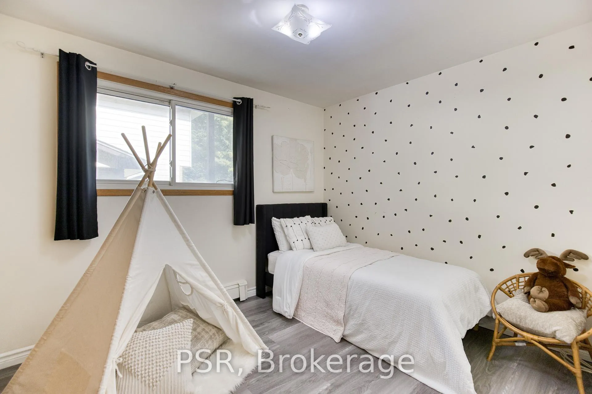 Photo 18 of Unit Main, 80 Westwood Drive, Kitchener — HOMEH
