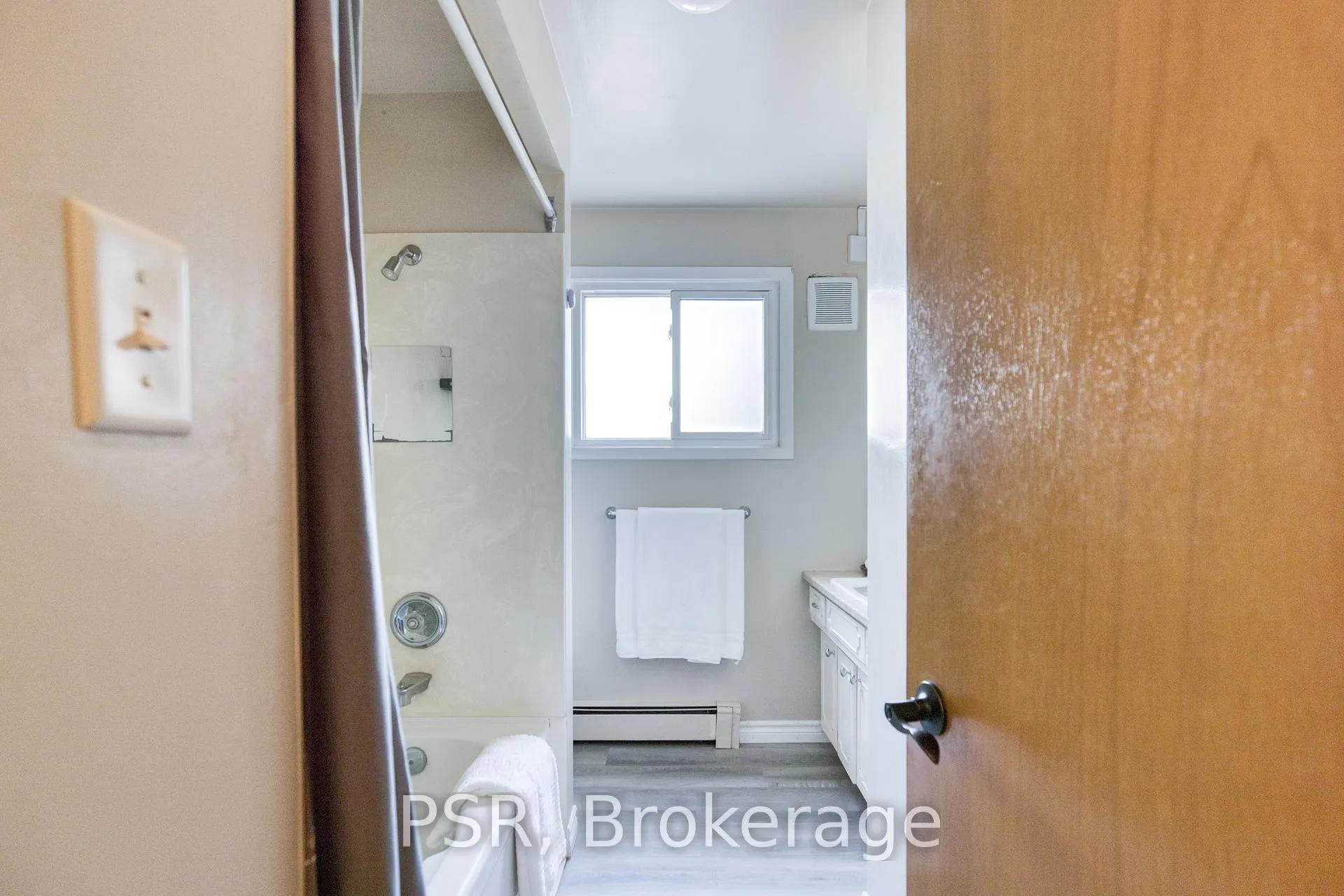 Photo 19 of Unit Main, 80 Westwood Drive, Kitchener — HOMEH