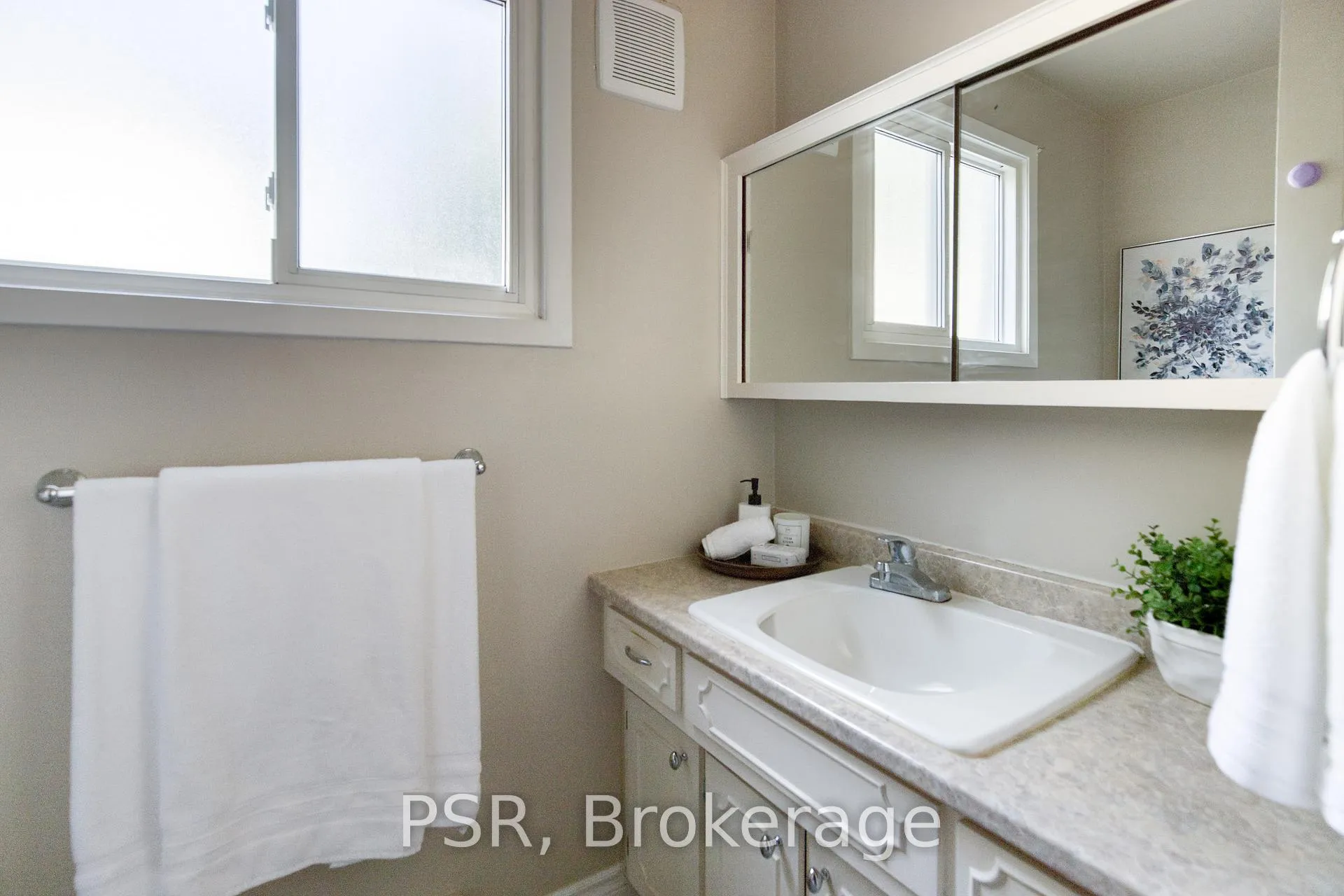 Photo 20 of Unit Main, 80 Westwood Drive, Kitchener — HOMEH
