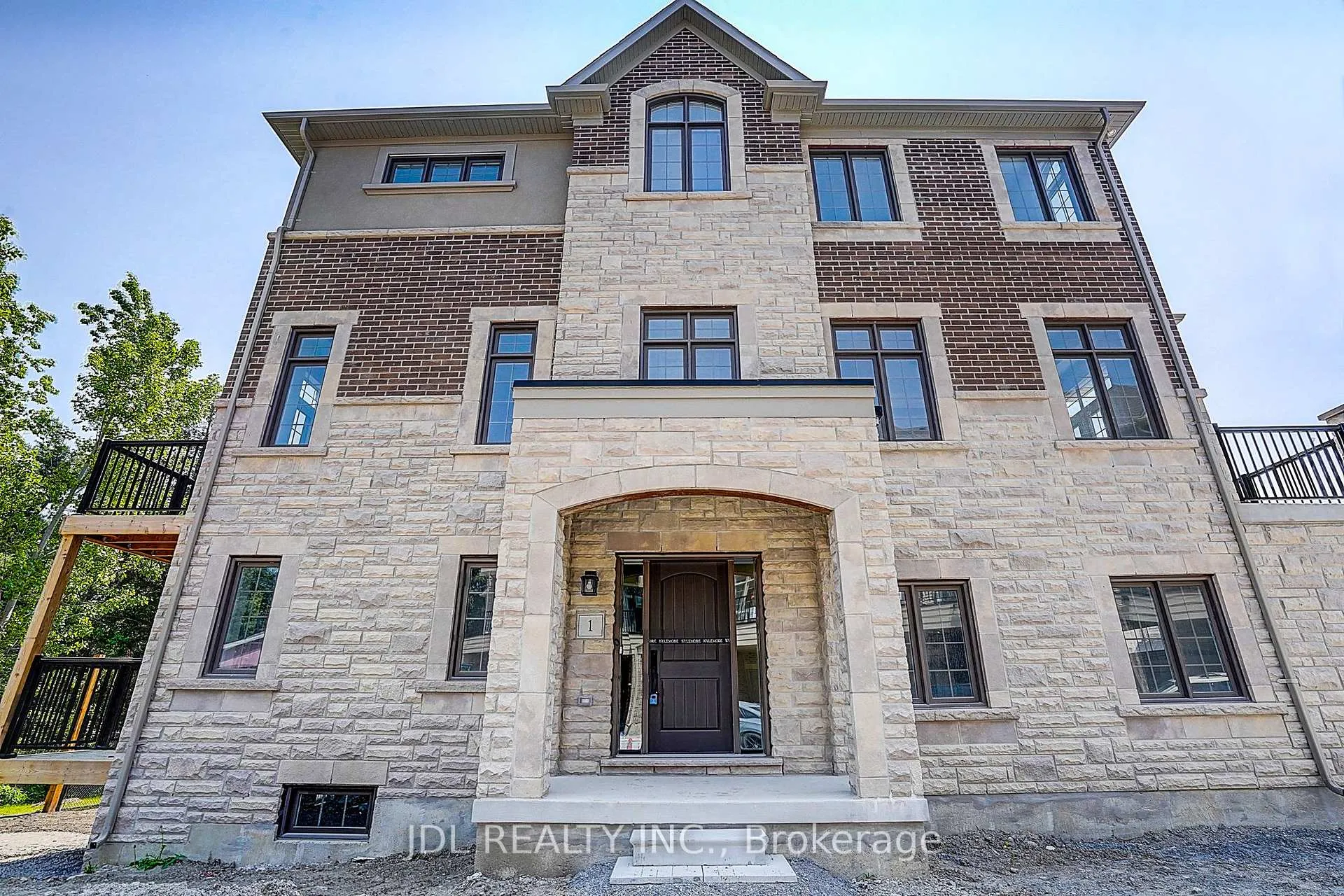 Photo 7 of 1 West Village Lane, Markham, Angus Glen — HOMEH