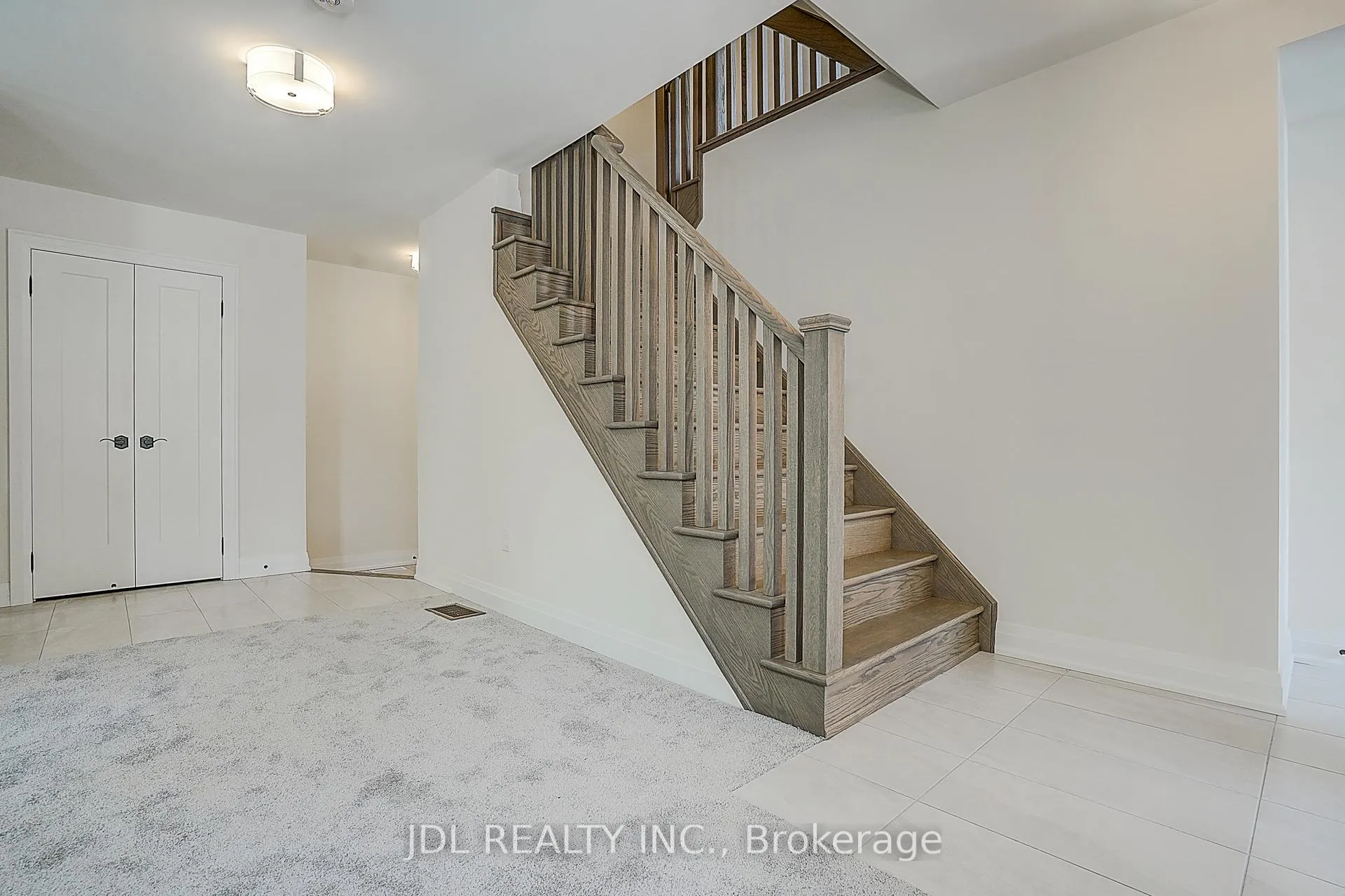 Photo 8 of 1 West Village Lane, Markham, Angus Glen — HOMEH