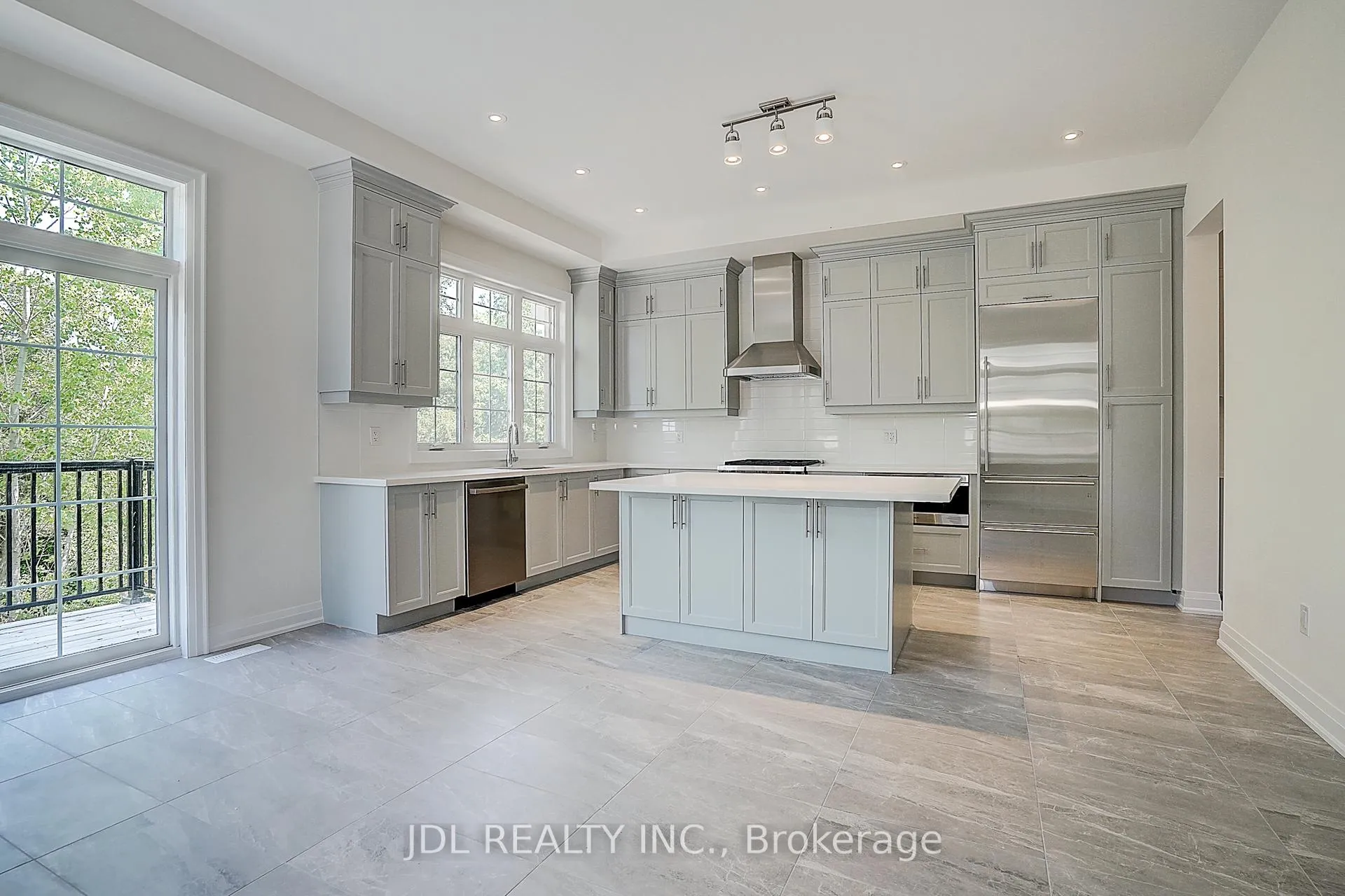 Photo 22 of 1 West Village Lane, Markham, Angus Glen — HOMEH