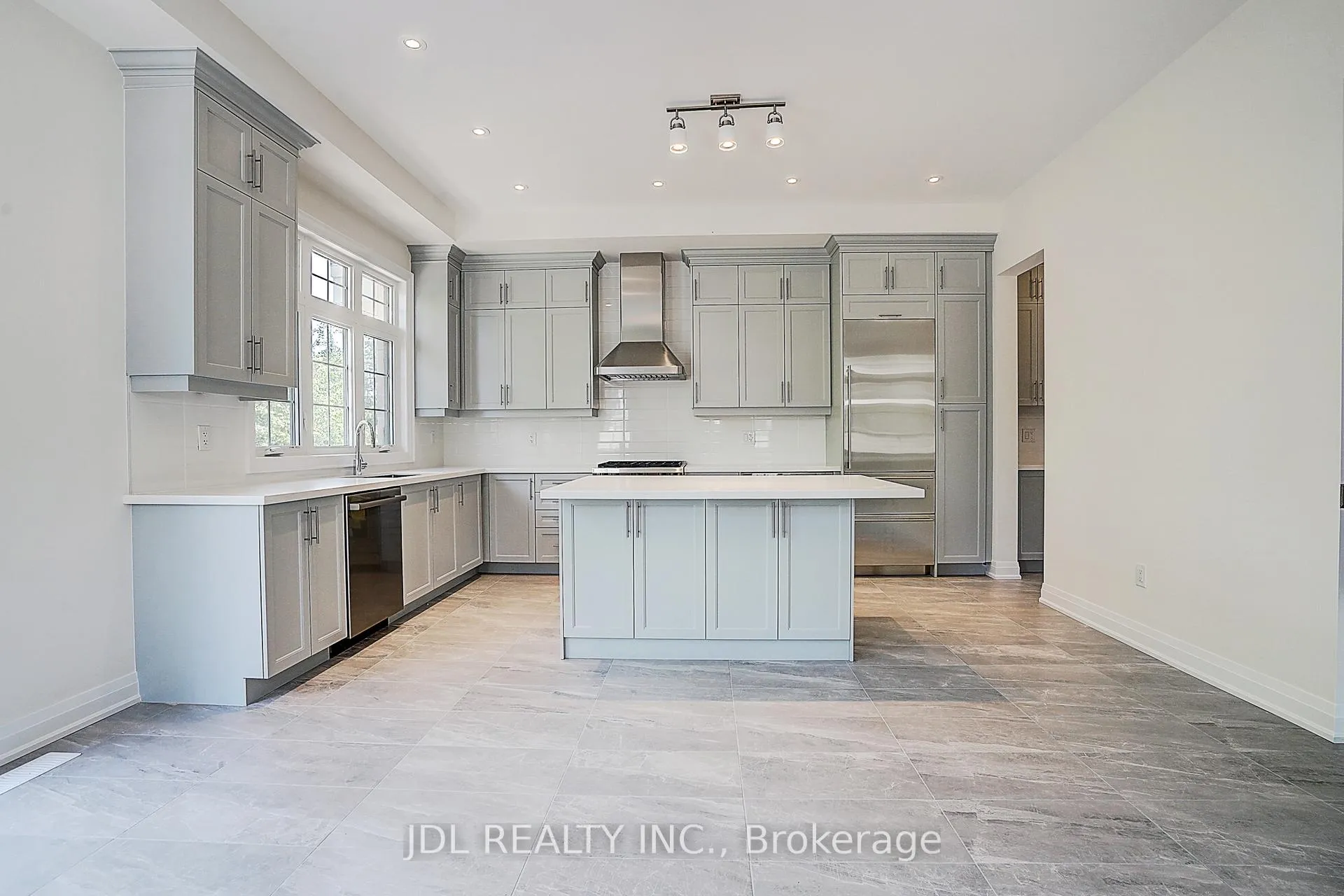 Photo 23 of 1 West Village Lane, Markham, Angus Glen — HOMEH