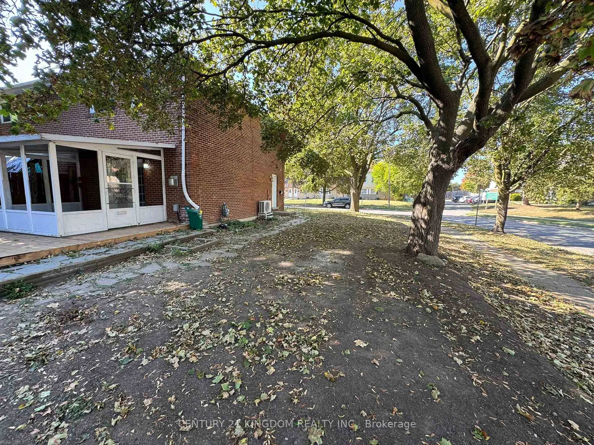 Front of 137 Jansen Avenue