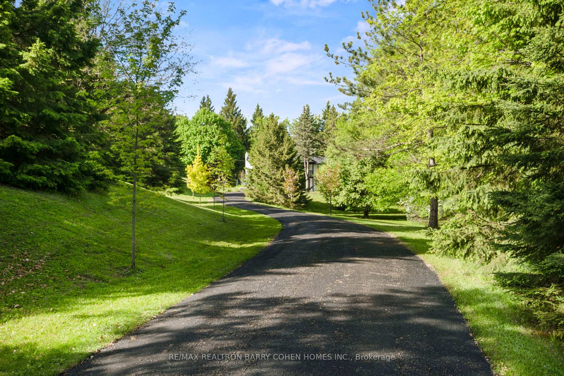 Photo 4 of 16781 Heart Lake Road, Caledon, Rural Caledon — HOMEH