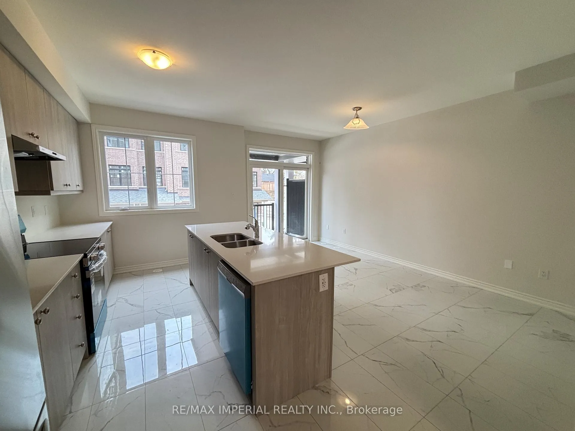 Photo 9 of 71 Main Street S, Markham, Vinegar Hill — HOMEH