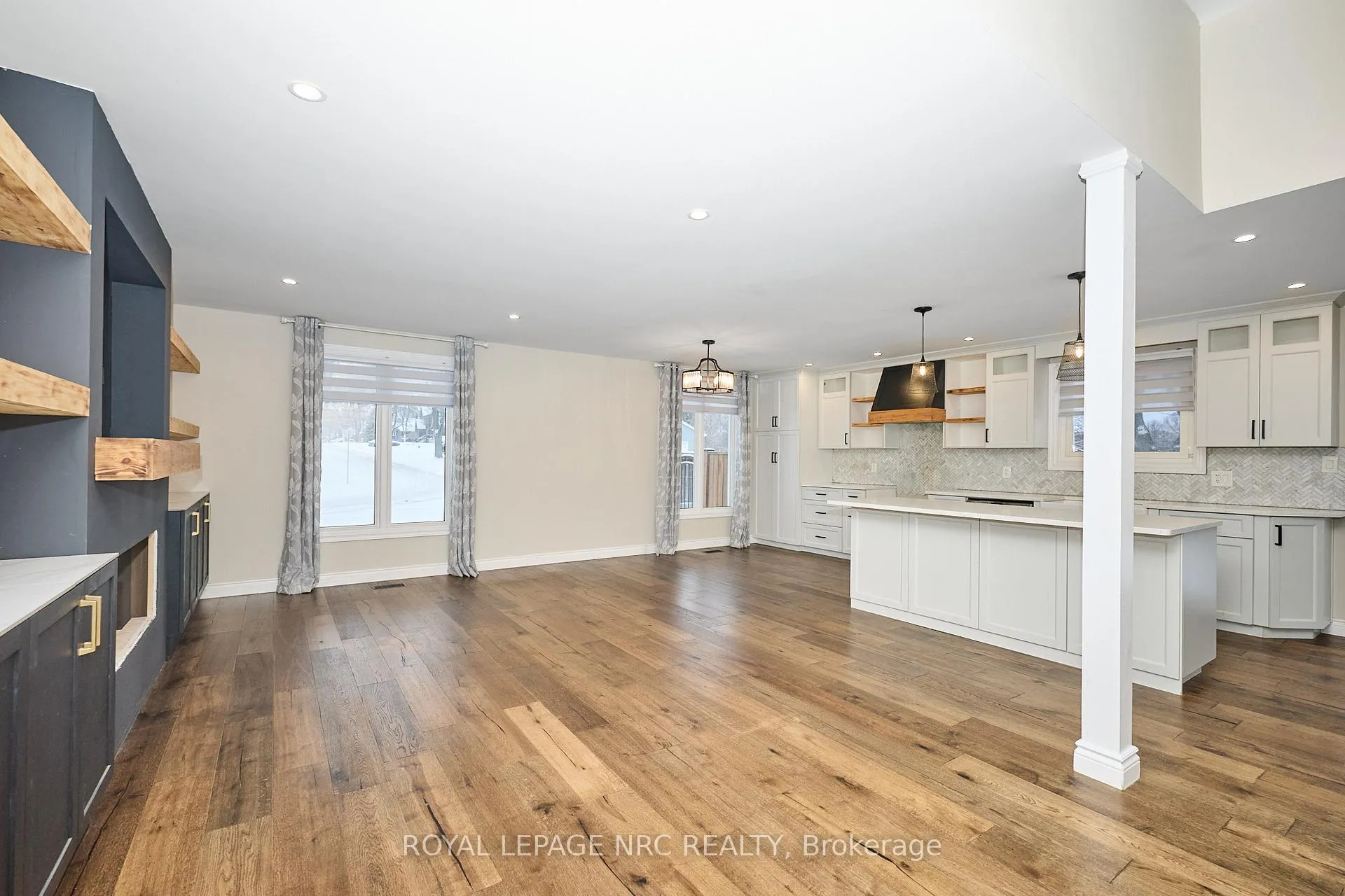 Photo 2 of 6796 Stokes Street, Niagara Falls, Dorchester — HOMEH