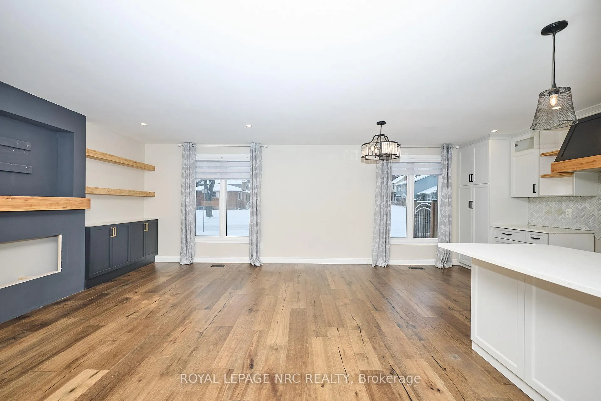 Photo 3 of 6796 Stokes Street, Niagara Falls, Dorchester — HOMEH
