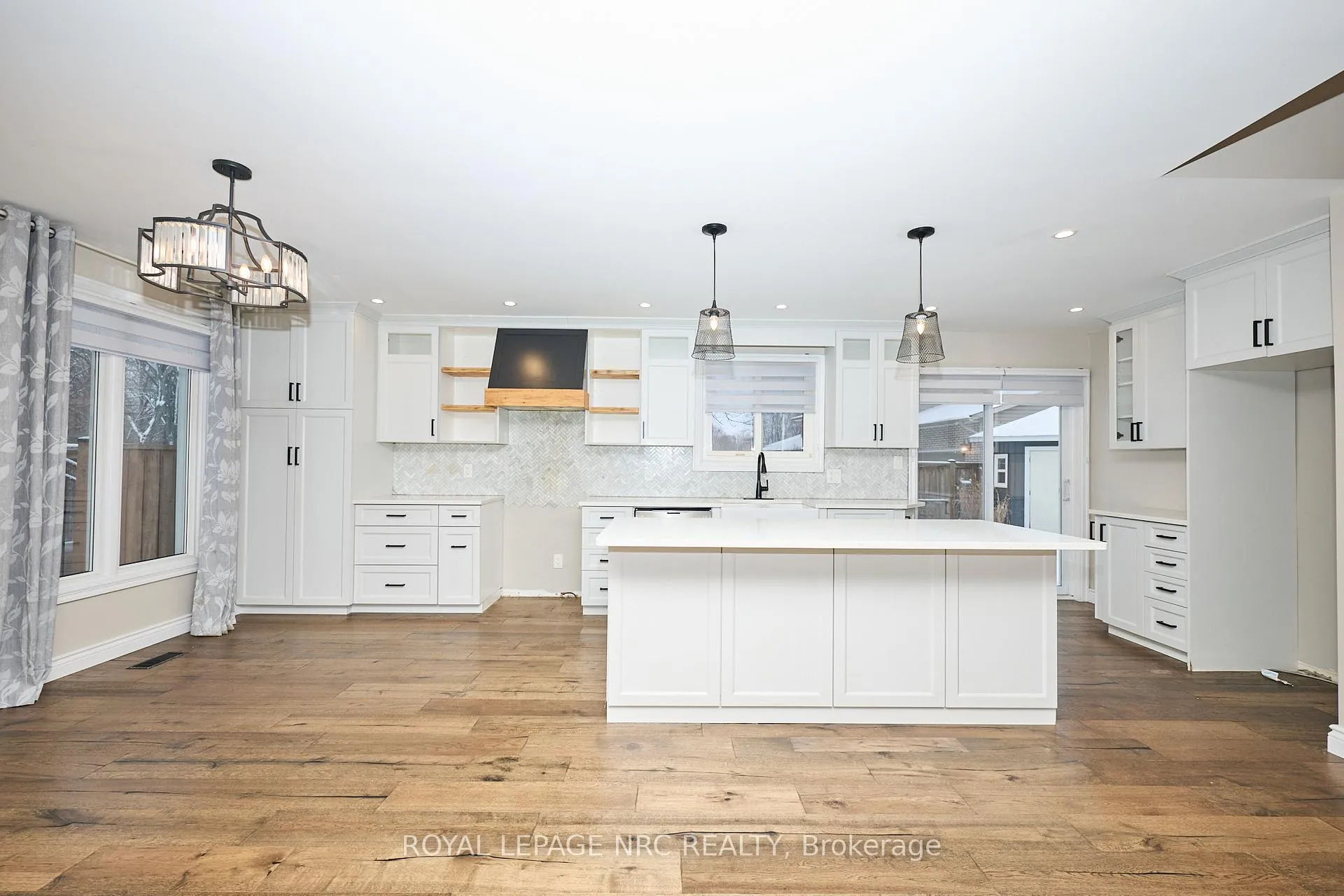 Photo 6 of 6796 Stokes Street, Niagara Falls, Dorchester — HOMEH