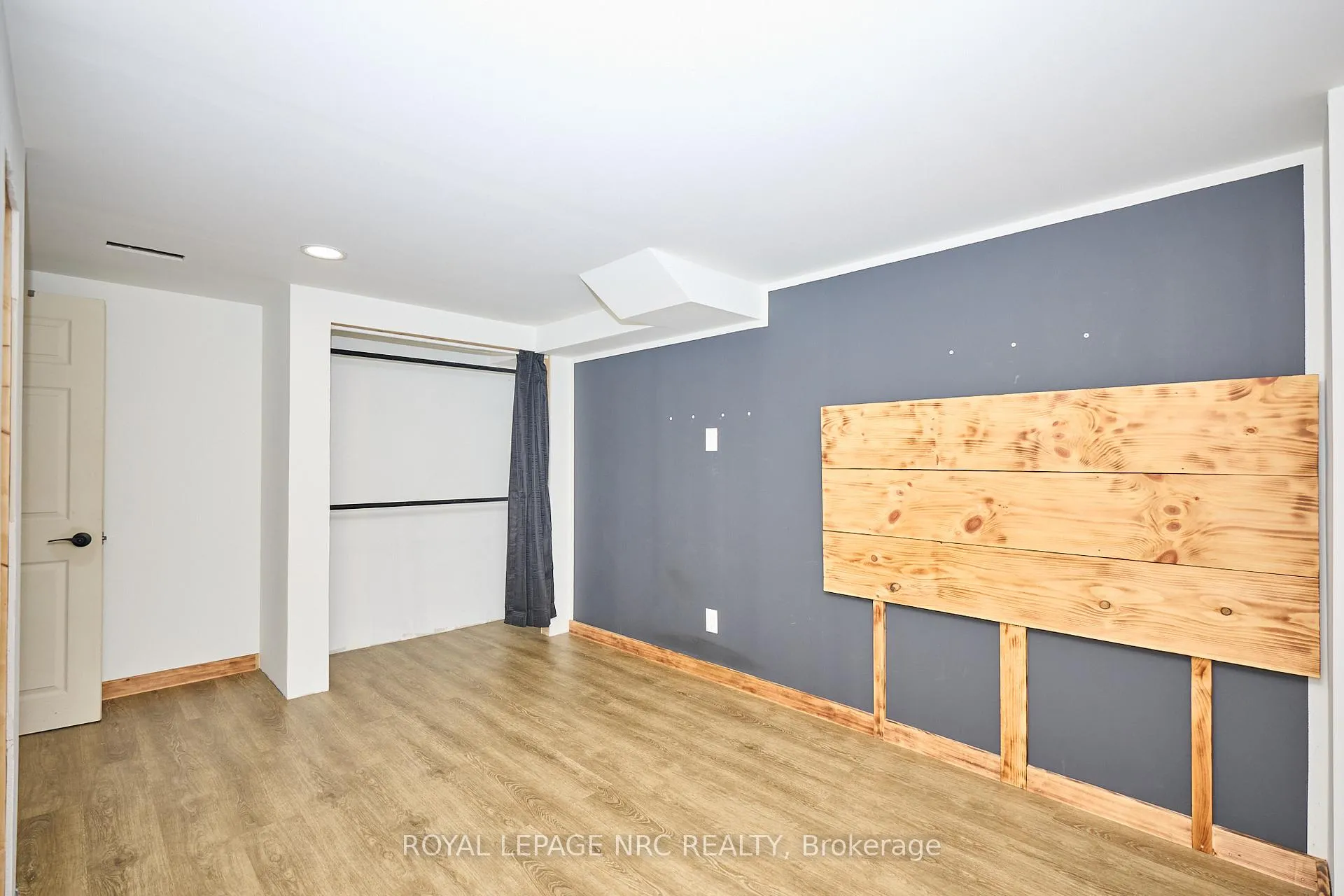 Photo 27 of 6796 Stokes Street, Niagara Falls, Dorchester — HOMEH