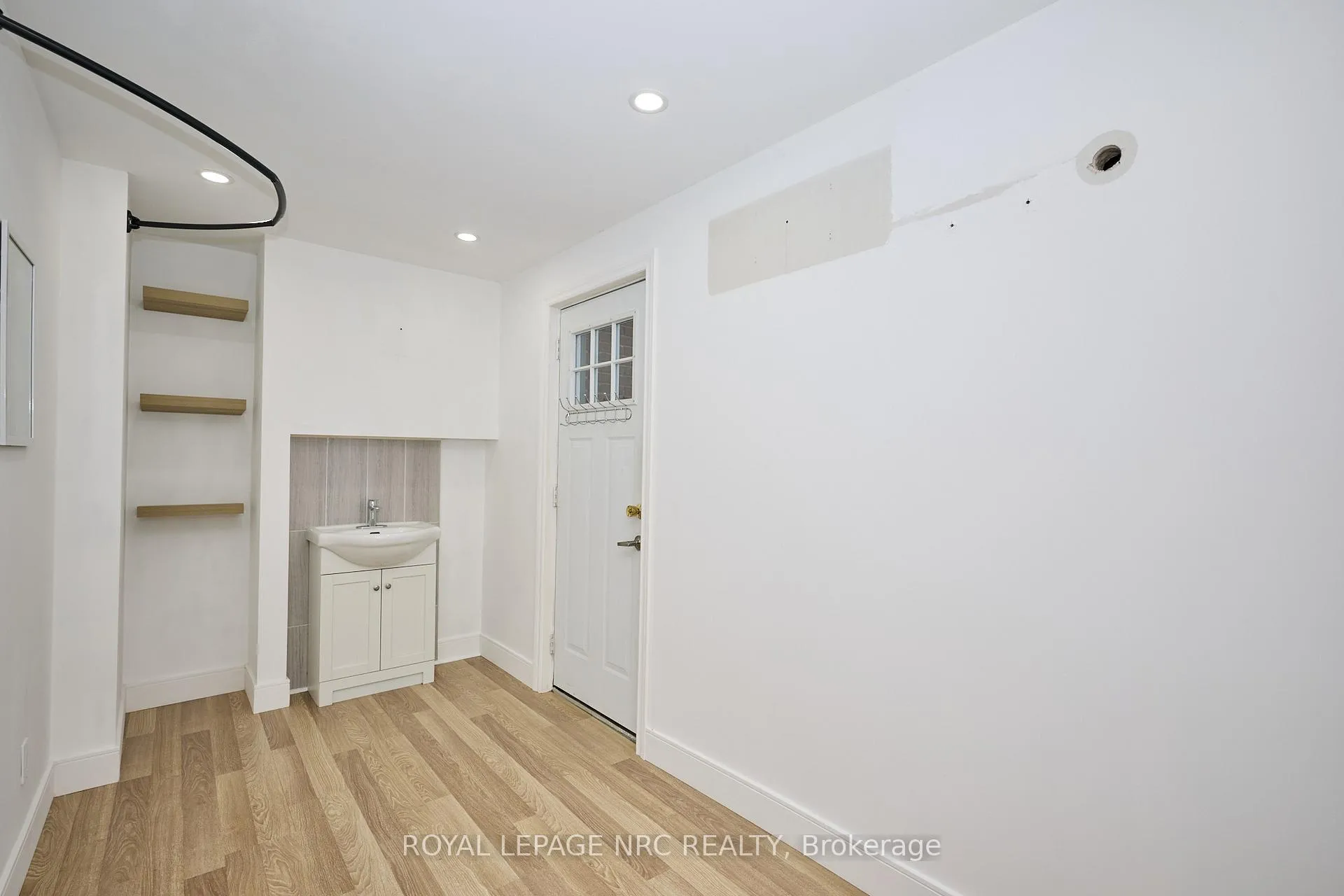 Photo 33 of 6796 Stokes Street, Niagara Falls, Dorchester — HOMEH