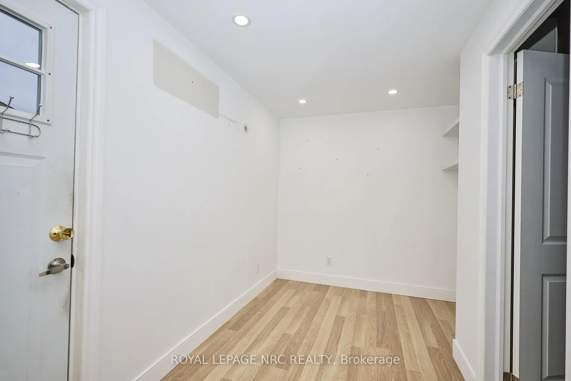 Photo 34 of 6796 Stokes Street, Niagara Falls, Dorchester — HOMEH