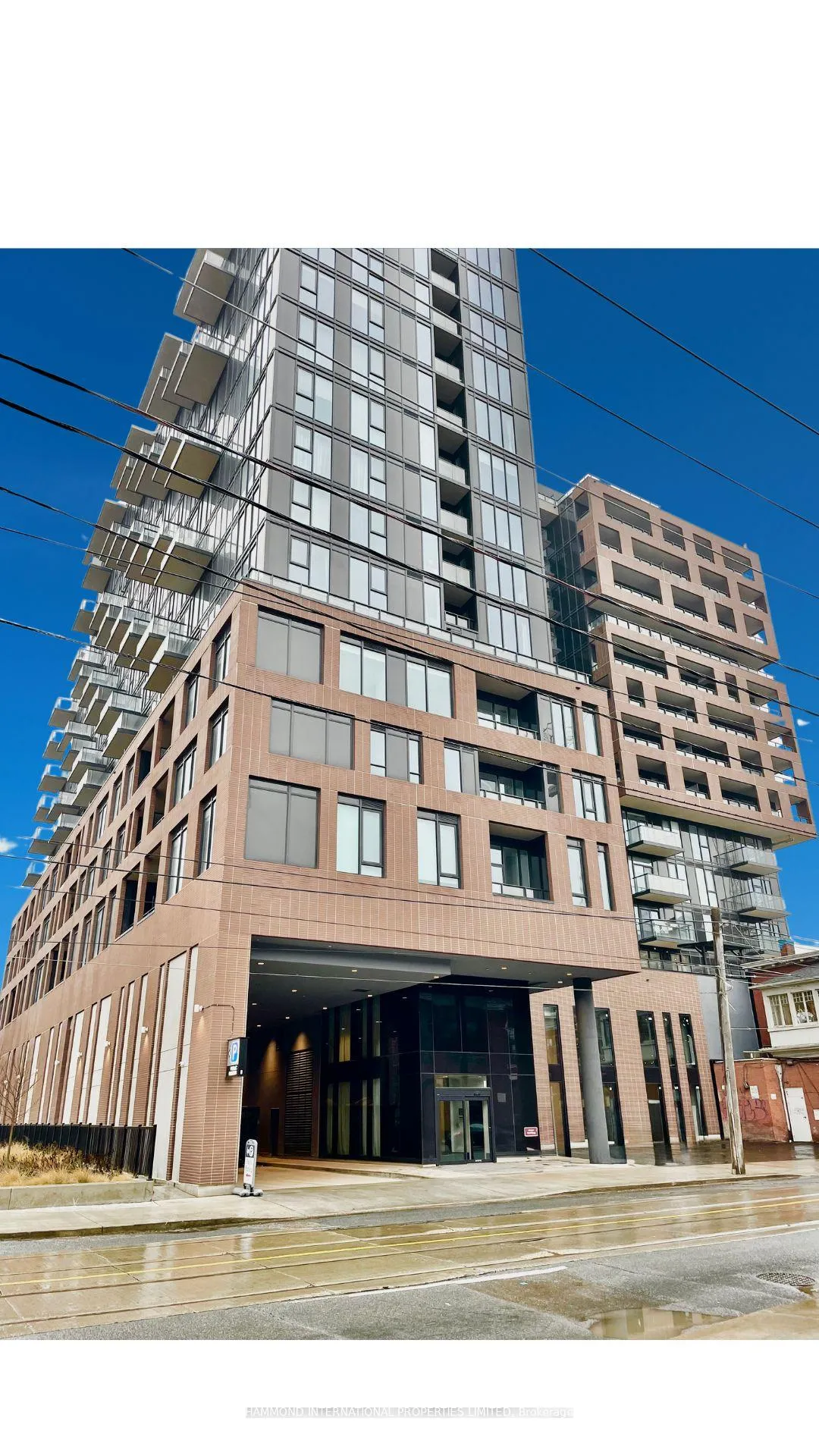Front of Unit 1023, 270 Dufferin Street