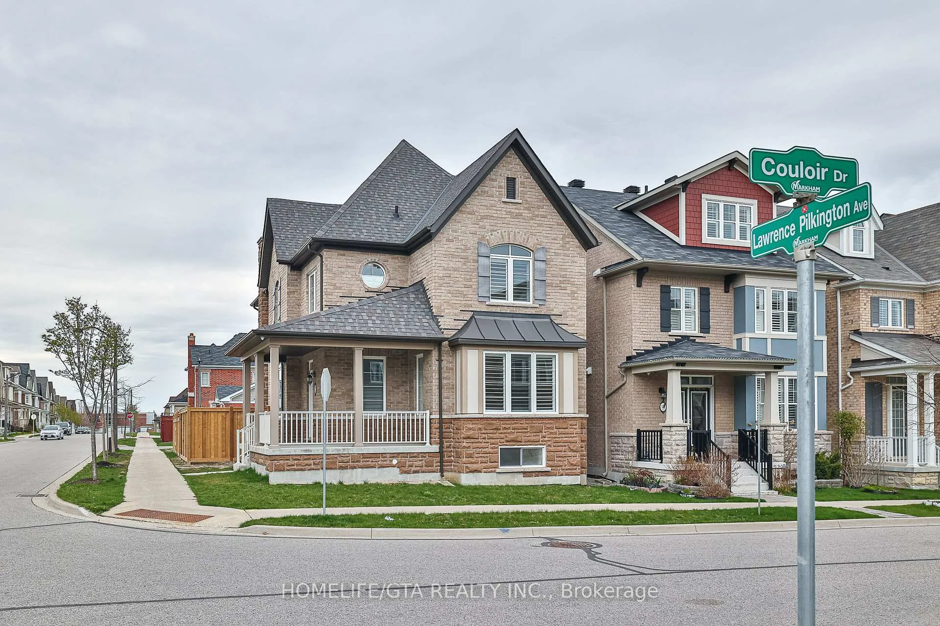 Front of Unit Main, 17 Couloir Drive