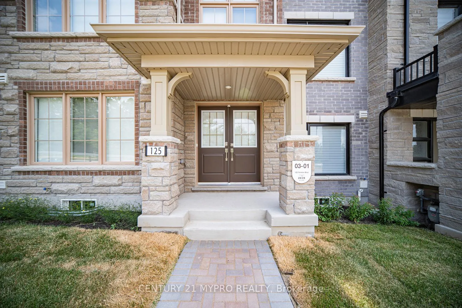 Photo 3 of 125 Yorkton Boulevard, Markham, Angus Glen — HOMEH