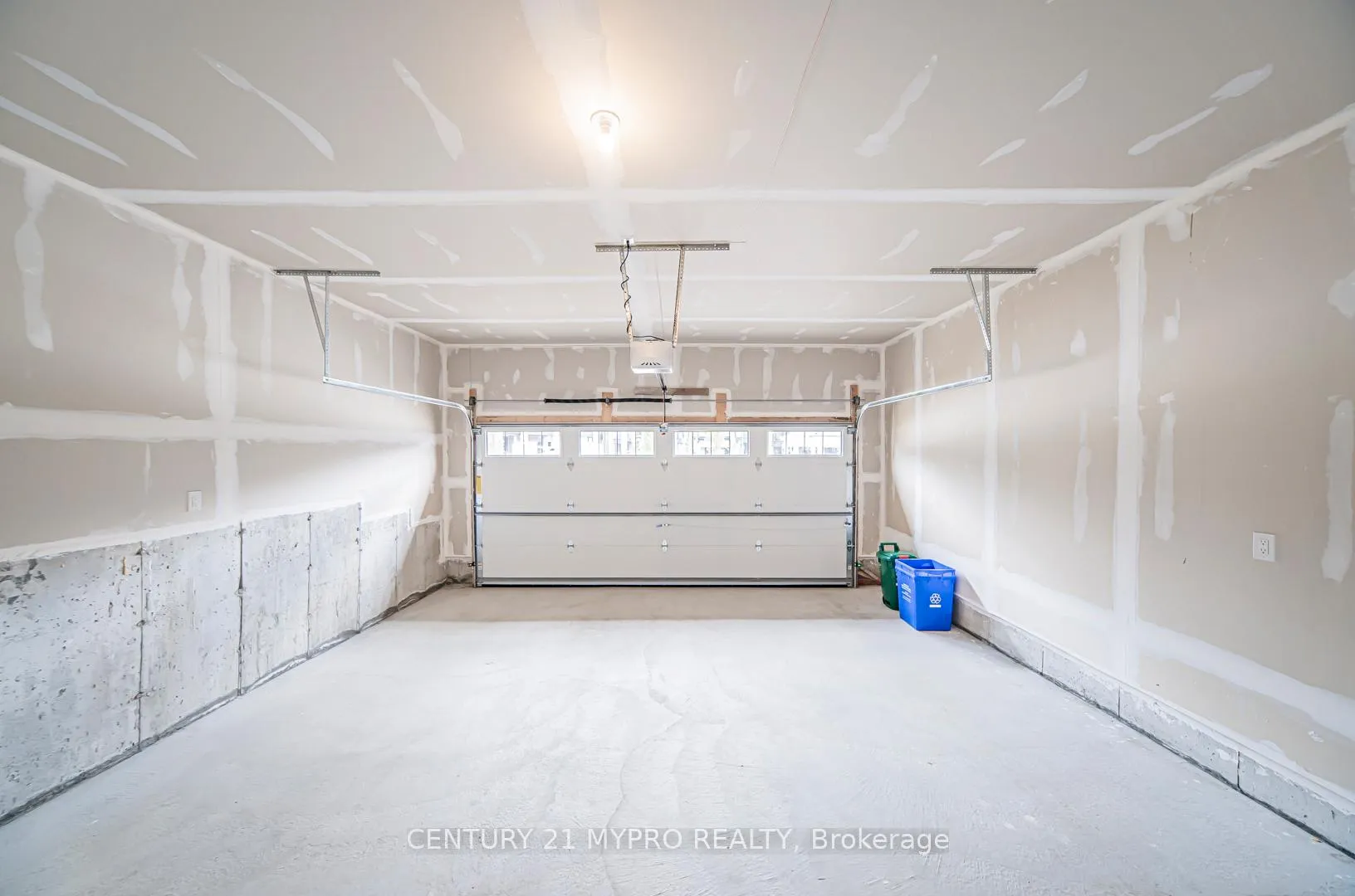 Photo 13 of 125 Yorkton Boulevard, Markham, Angus Glen — HOMEH