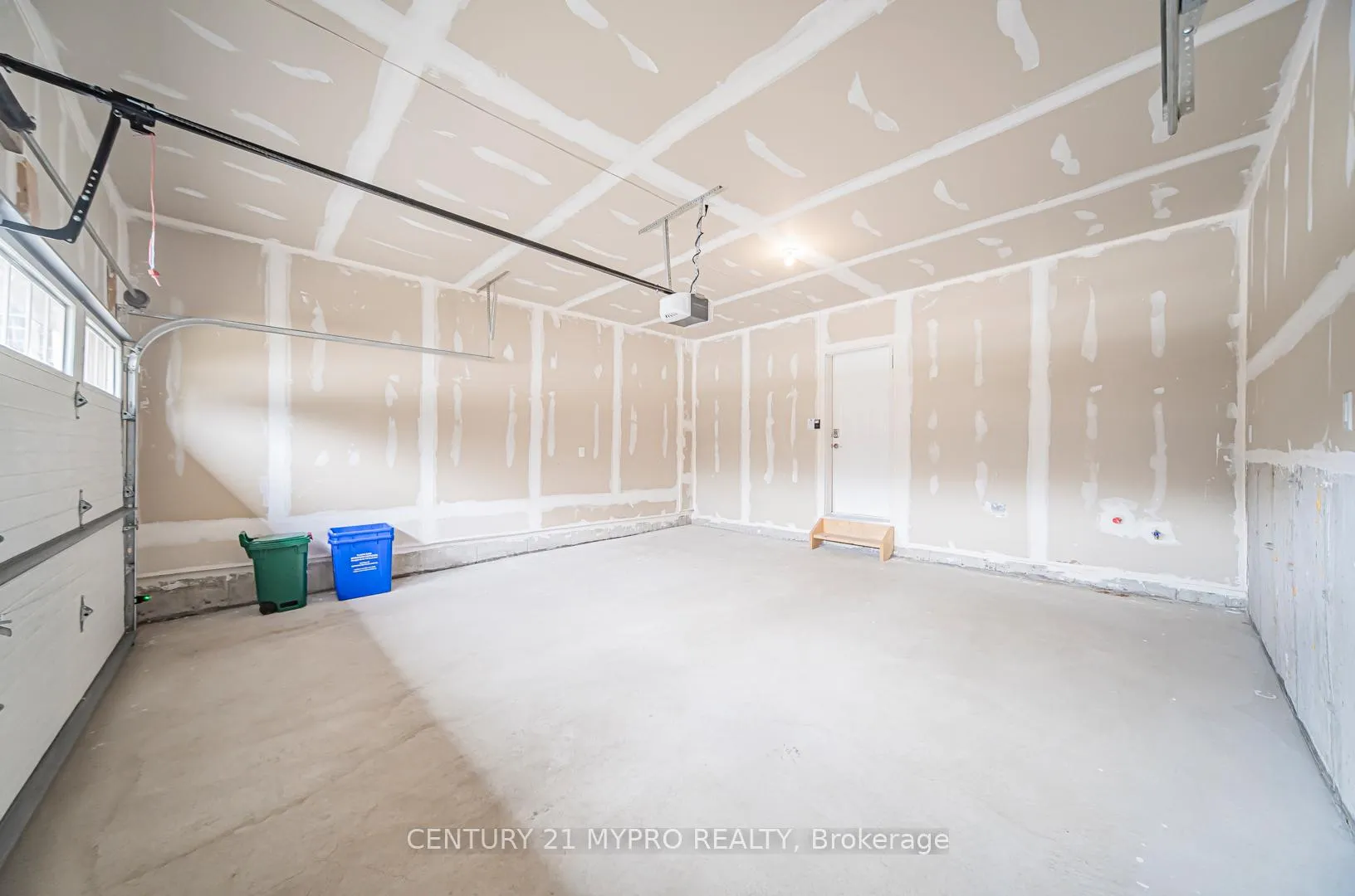 Photo 14 of 125 Yorkton Boulevard, Markham, Angus Glen — HOMEH
